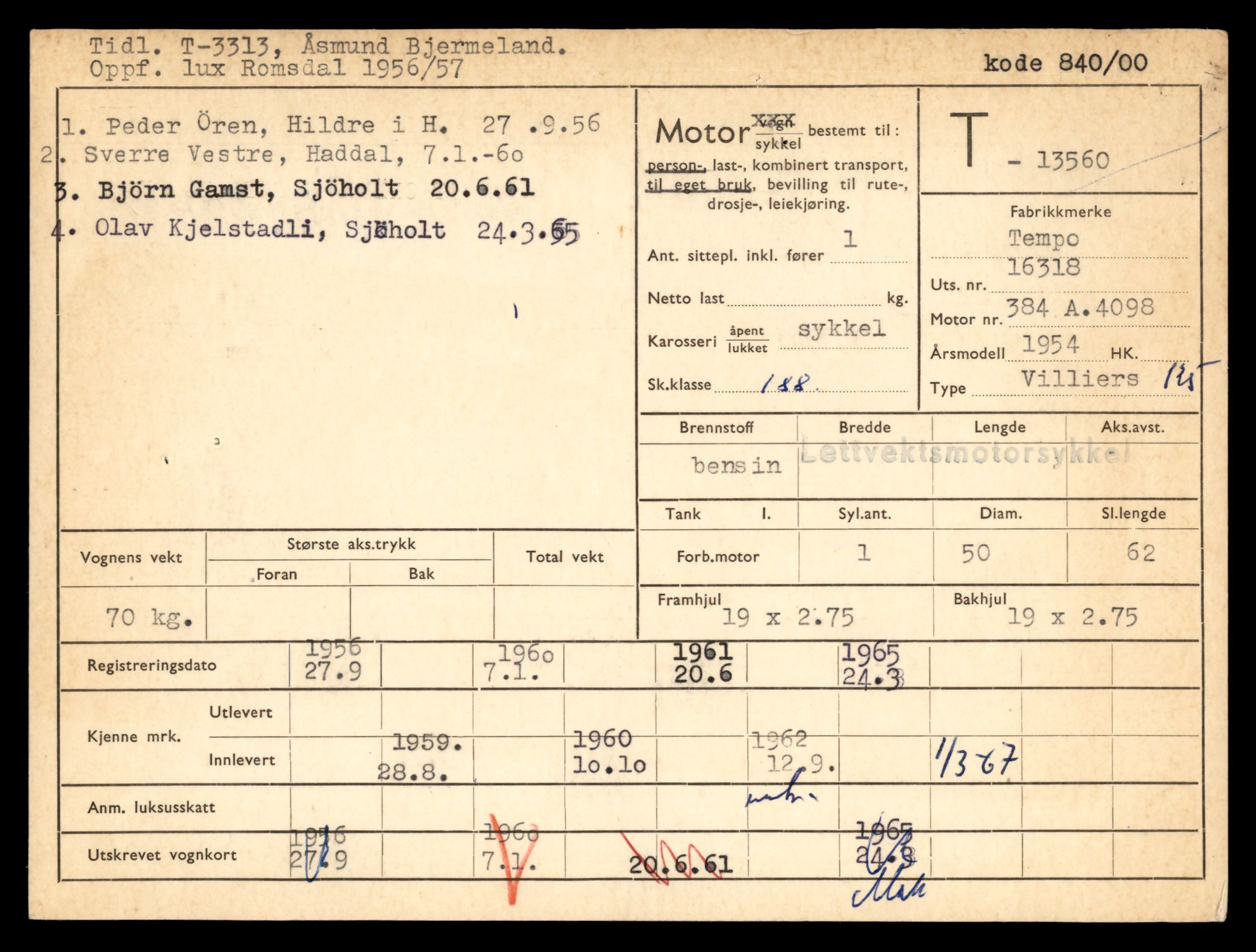 Møre og Romsdal vegkontor - Ålesund trafikkstasjon, AV/SAT-A-4099/F/Fe/L0040: Registreringskort for kjøretøy T 13531 - T 13709, 1927-1998, s. 592