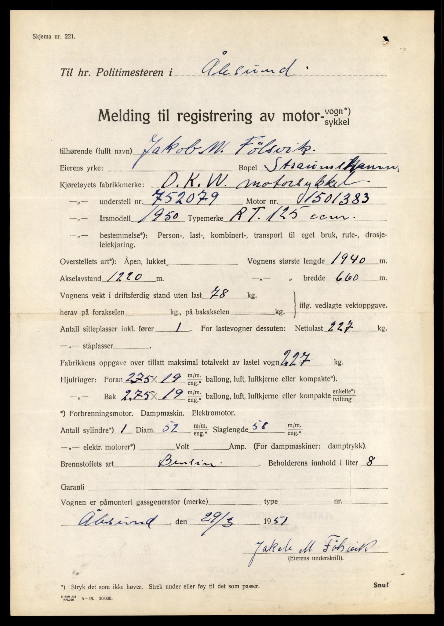 Møre og Romsdal vegkontor - Ålesund trafikkstasjon, AV/SAT-A-4099/F/Fe/L0037: Registreringskort for kjøretøy T 13031 - T 13179, 1927-1998, s. 647