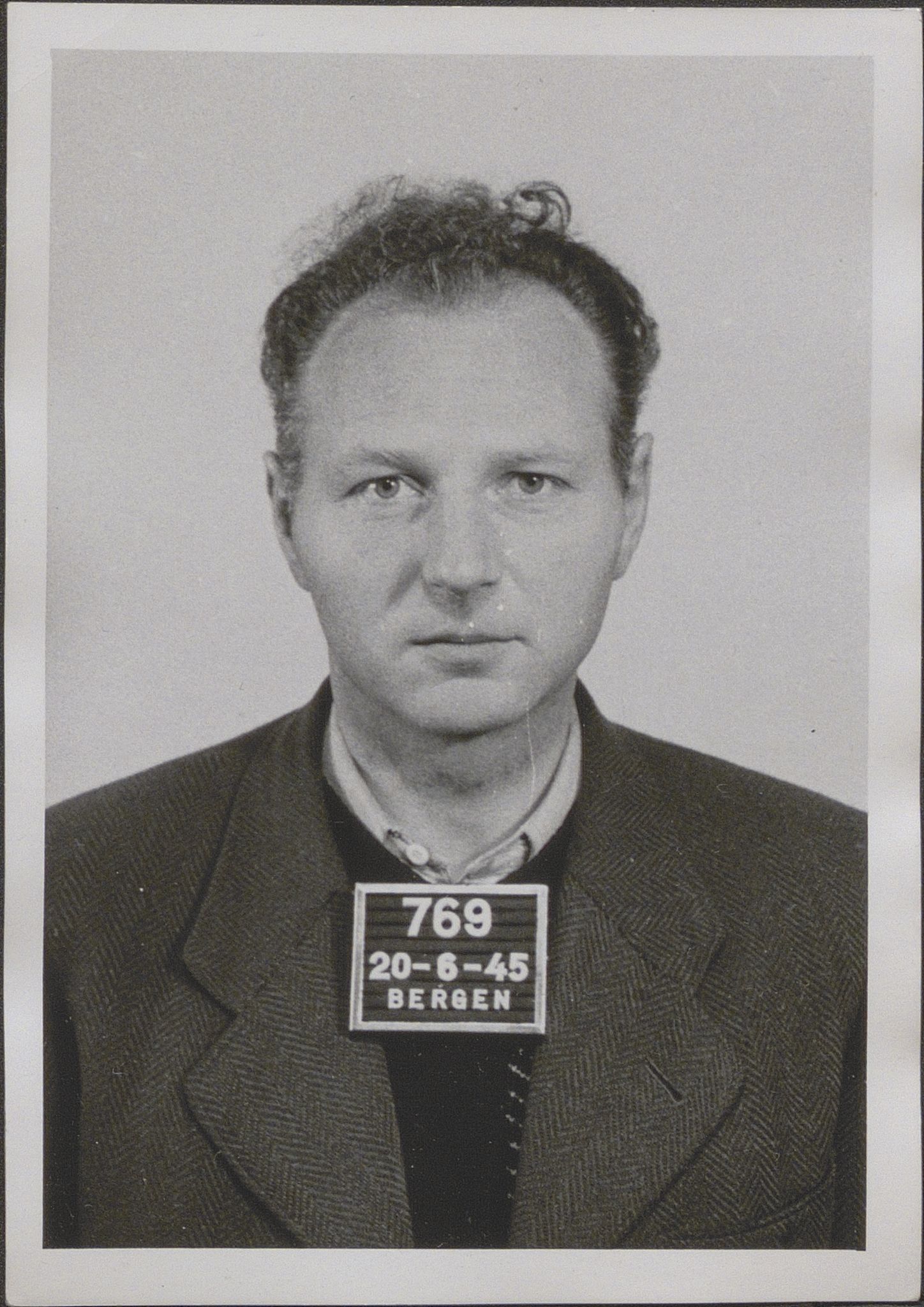 Bergen politikammer / politidistrikt, SAB/A-60401/Y/Yc/Ycd/L0004: Personfoto - landsvikere etc, 1945-1947, s. 721