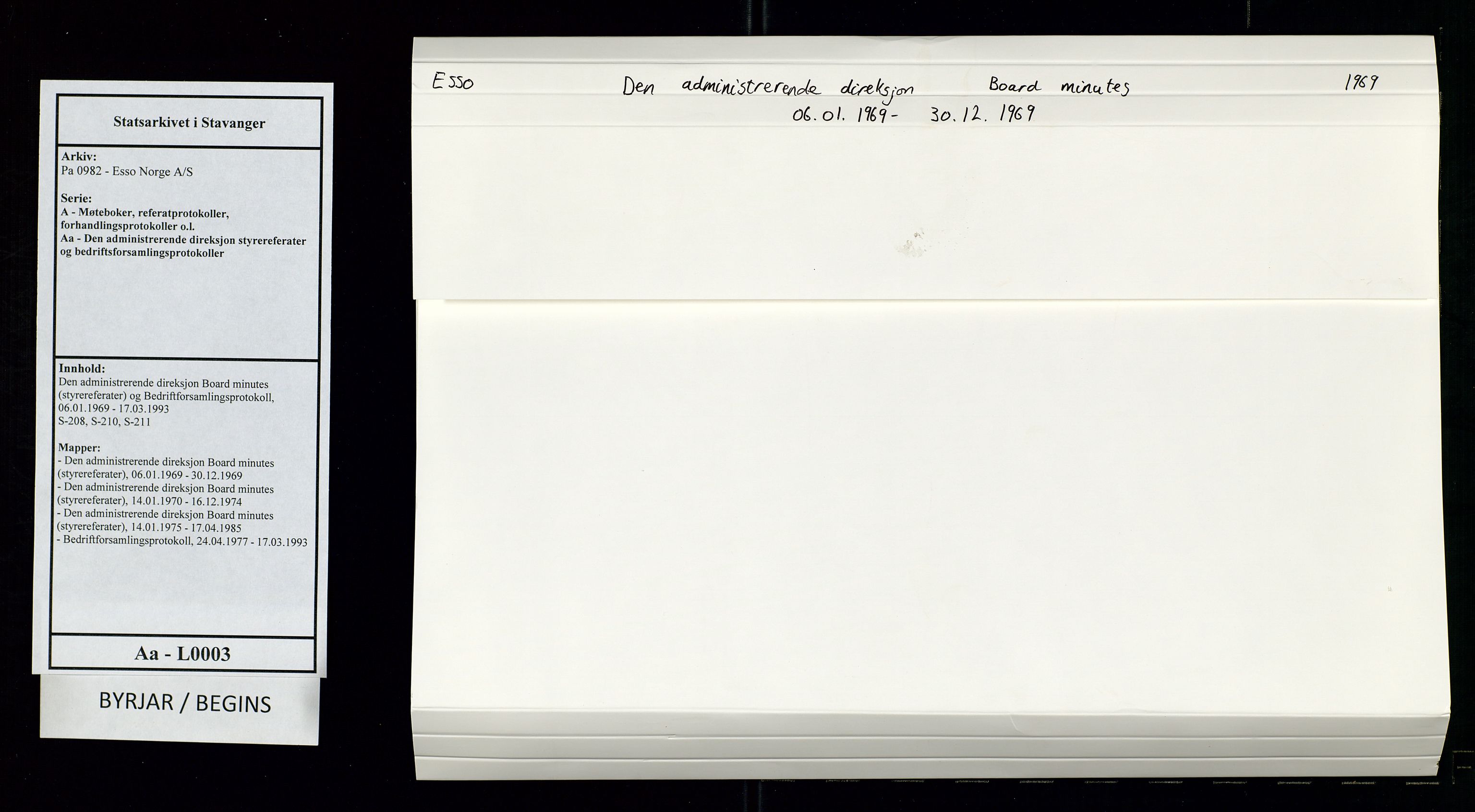 Pa 0982 - Esso Norge A/S, AV/SAST-A-100448/A/Aa/L0003/0001: Den administrerende direksjon Board minutes (styrereferater) og Bedriftforsamlingsprotokoll / Den administrerende direksjon Board minutes (styrereferater), 1969, s. 1