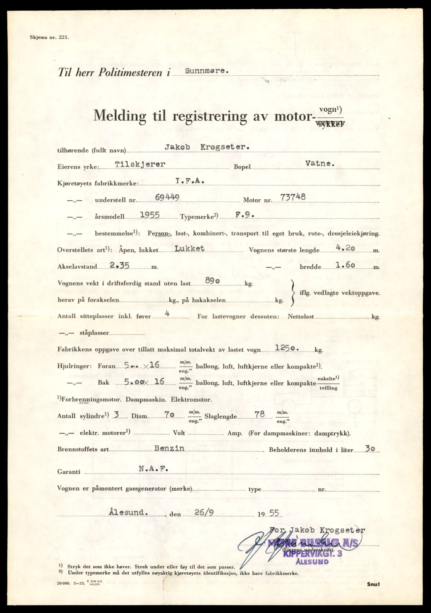 Møre og Romsdal vegkontor - Ålesund trafikkstasjon, AV/SAT-A-4099/F/Fe/L0049: Registreringskort for kjøretøy T 14864 - T 18613, 1927-1998, s. 1205