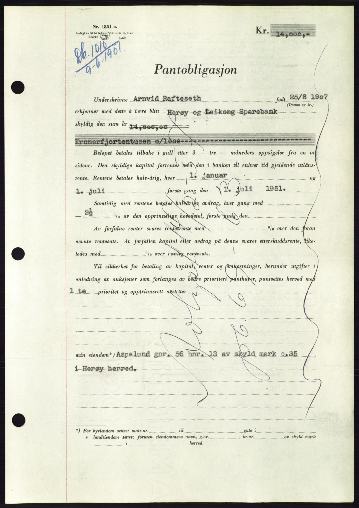 Søre Sunnmøre sorenskriveri, SAT/A-4122/1/2/2C/L0120: Pantebok nr. 8B, 1951-1951, Dagboknr: 1010/1951