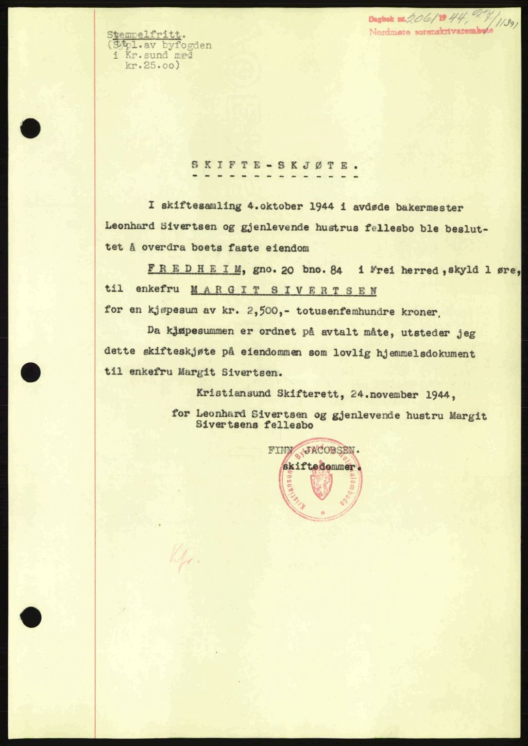Nordmøre sorenskriveri, SAT/A-4132/1/2/2Ca: Pantebok nr. A98, 1944-1944, Dagboknr: 2061/1944