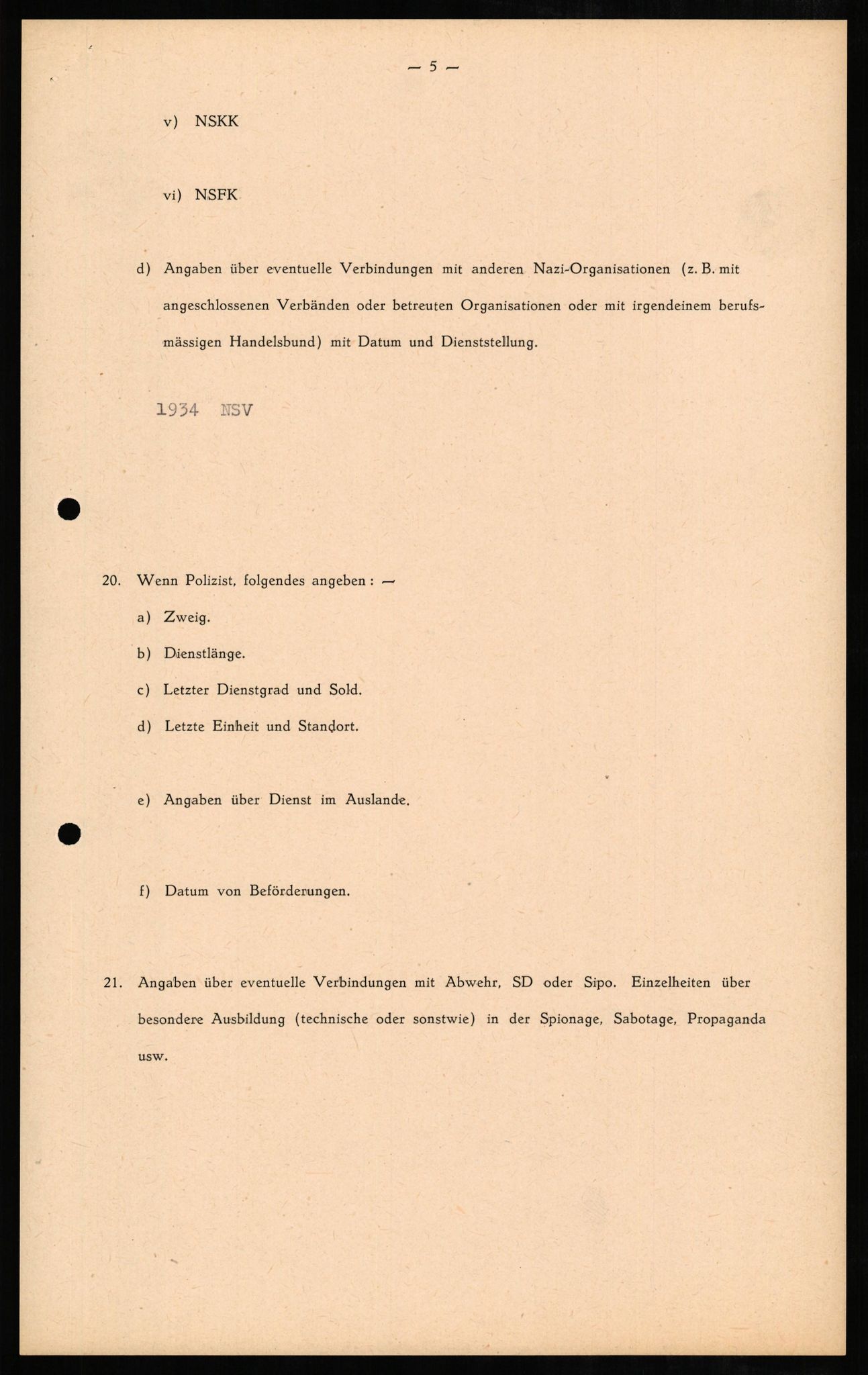 Forsvaret, Forsvarets overkommando II, AV/RA-RAFA-3915/D/Db/L0007: CI Questionaires. Tyske okkupasjonsstyrker i Norge. Tyskere., 1945-1946, s. 129