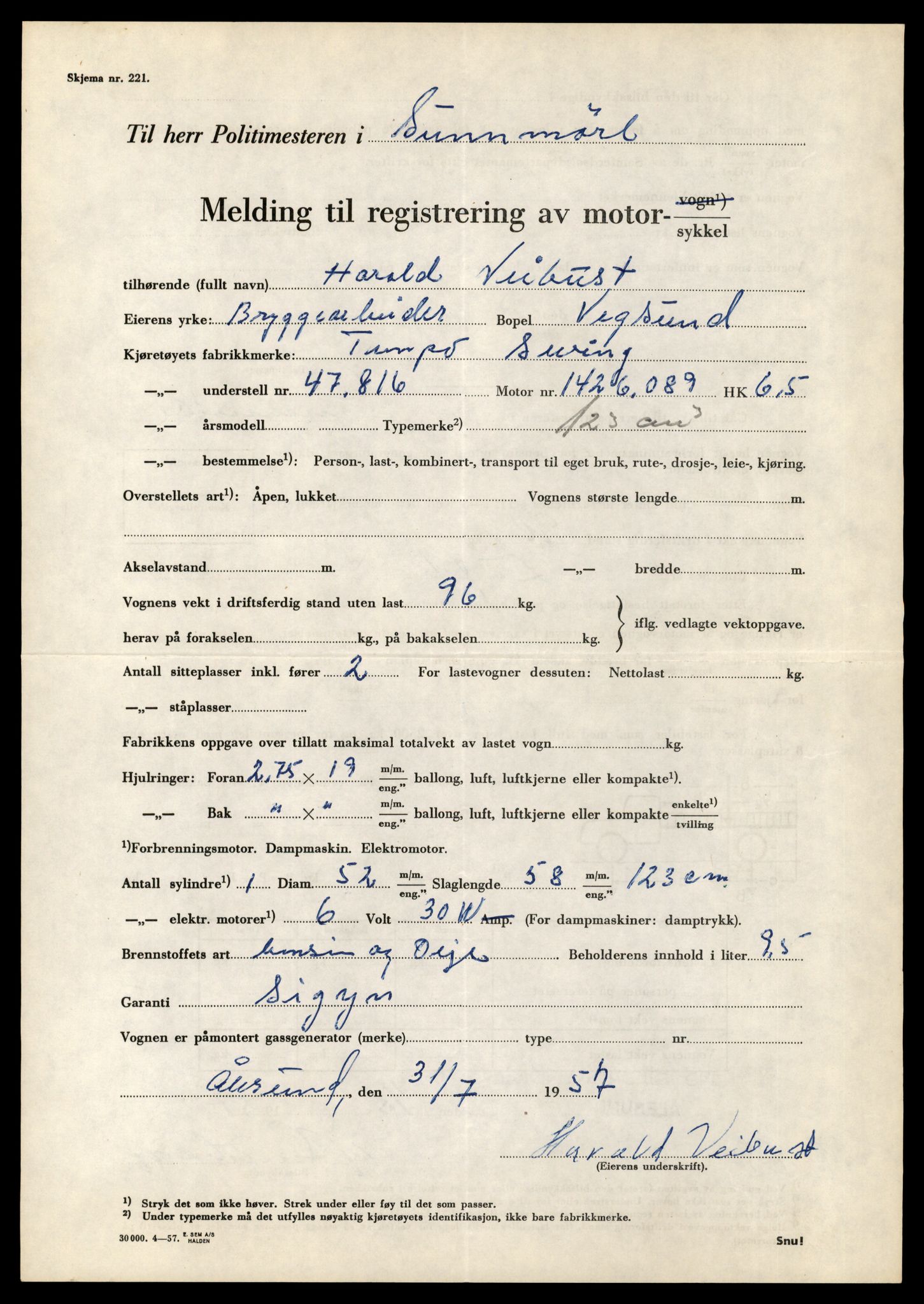 Møre og Romsdal vegkontor - Ålesund trafikkstasjon, AV/SAT-A-4099/F/Fe/L0040: Registreringskort for kjøretøy T 13531 - T 13709, 1927-1998, s. 2529
