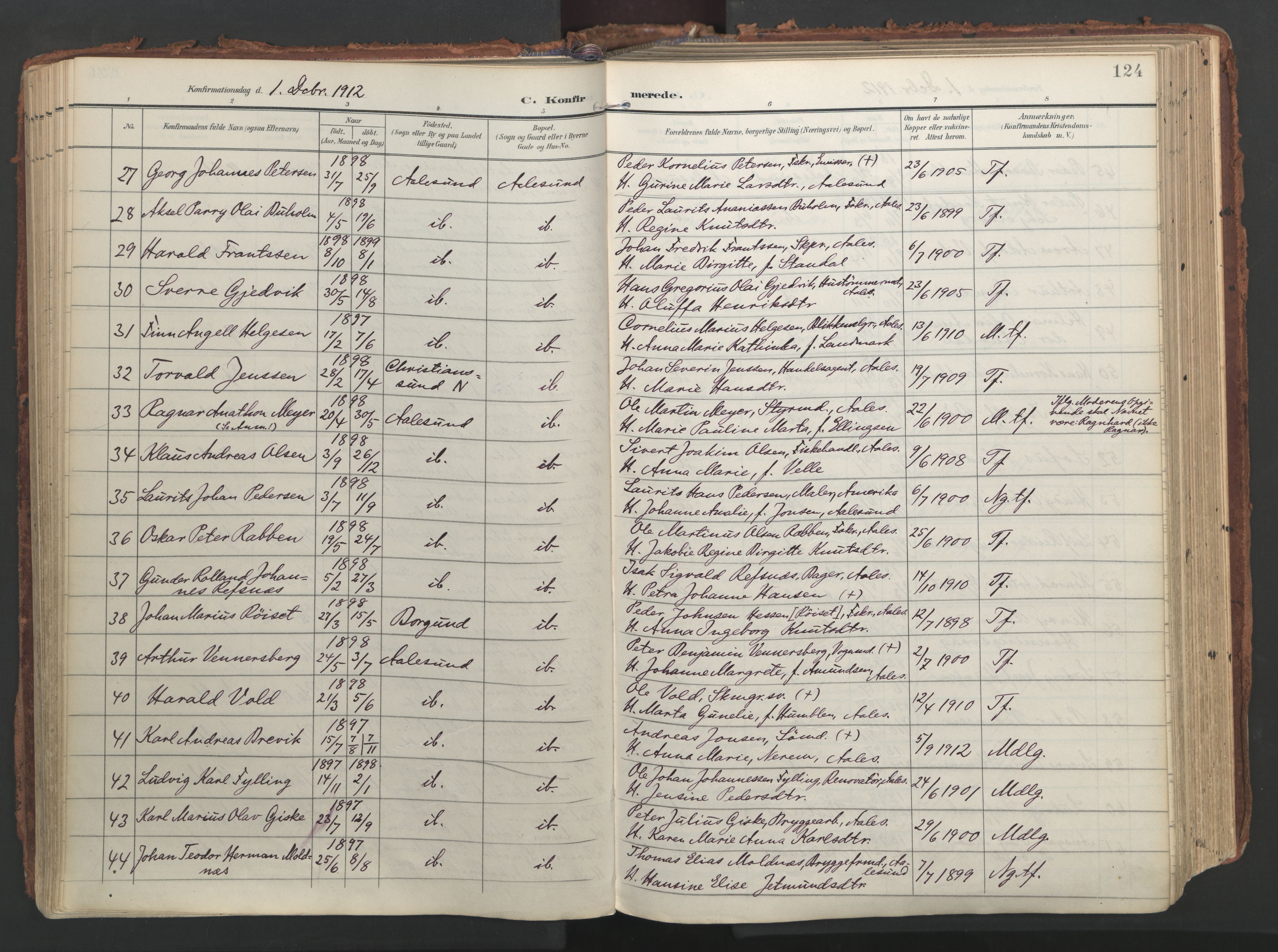 Ministerialprotokoller, klokkerbøker og fødselsregistre - Møre og Romsdal, AV/SAT-A-1454/529/L0459: Ministerialbok nr. 529A09, 1904-1917, s. 124