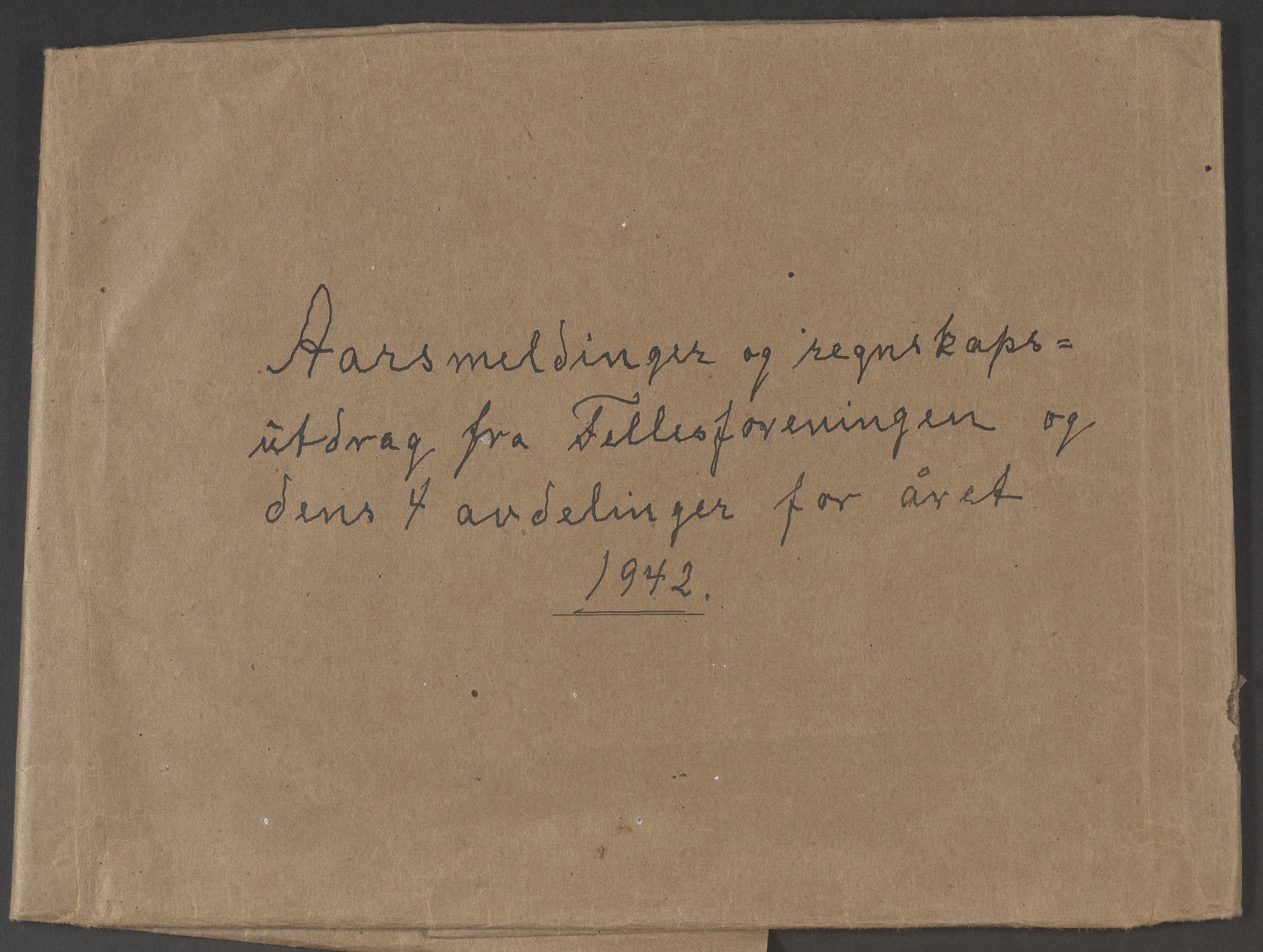 Hareid sanitetslag, IKAM/P-00271/A/Ab/L0001/0004: Årsmeldinger og regnskap / Årsmeldinger og regnskap, 1942