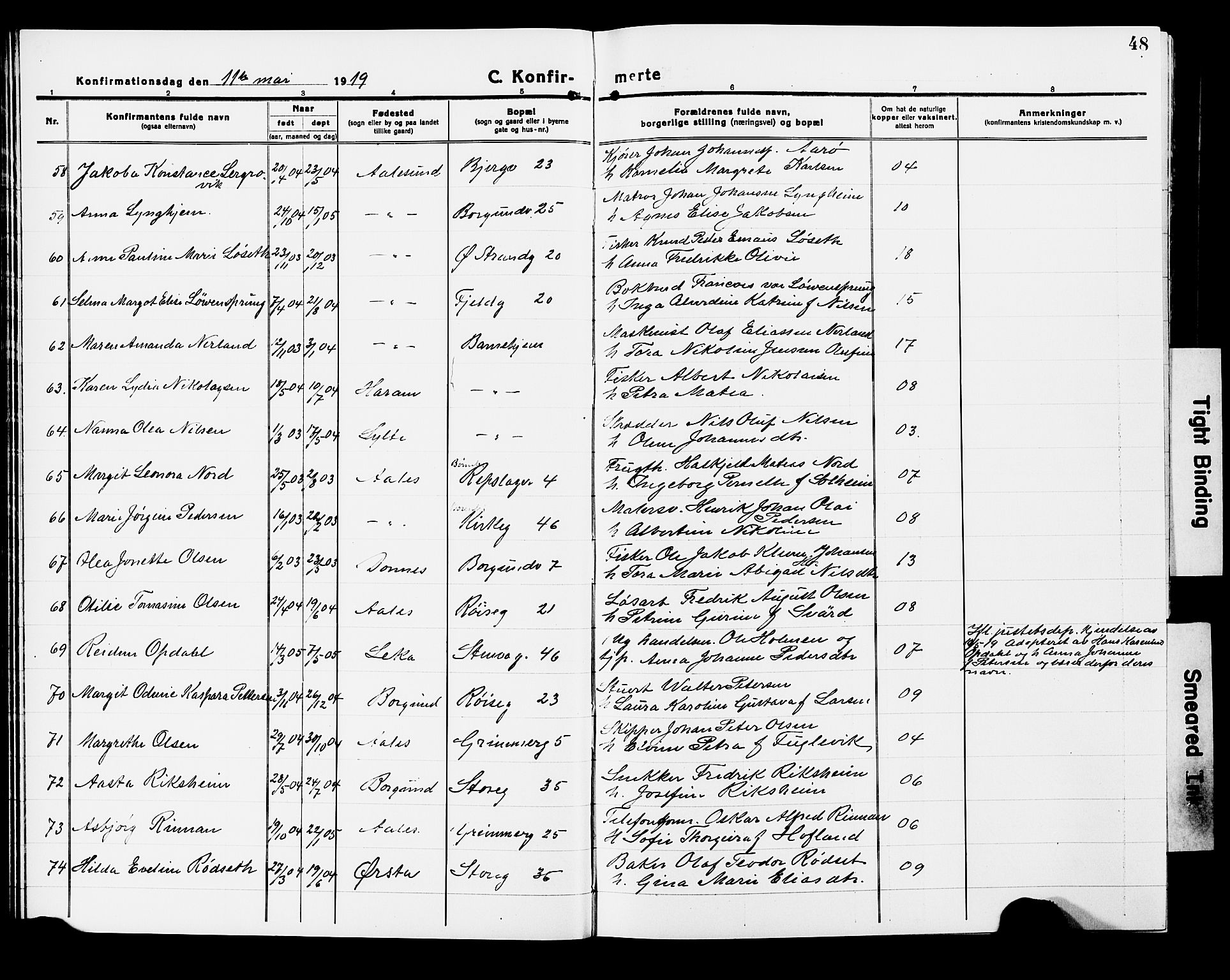 Ministerialprotokoller, klokkerbøker og fødselsregistre - Møre og Romsdal, AV/SAT-A-1454/529/L0472: Klokkerbok nr. 529C09, 1917-1929, s. 48