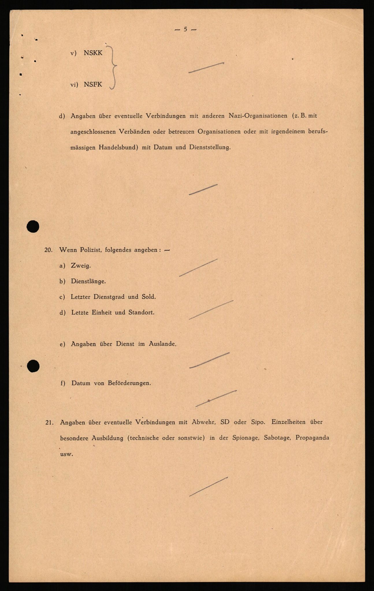 Forsvaret, Forsvarets overkommando II, RA/RAFA-3915/D/Db/L0034: CI Questionaires. Tyske okkupasjonsstyrker i Norge. Tyskere., 1945-1946, s. 118
