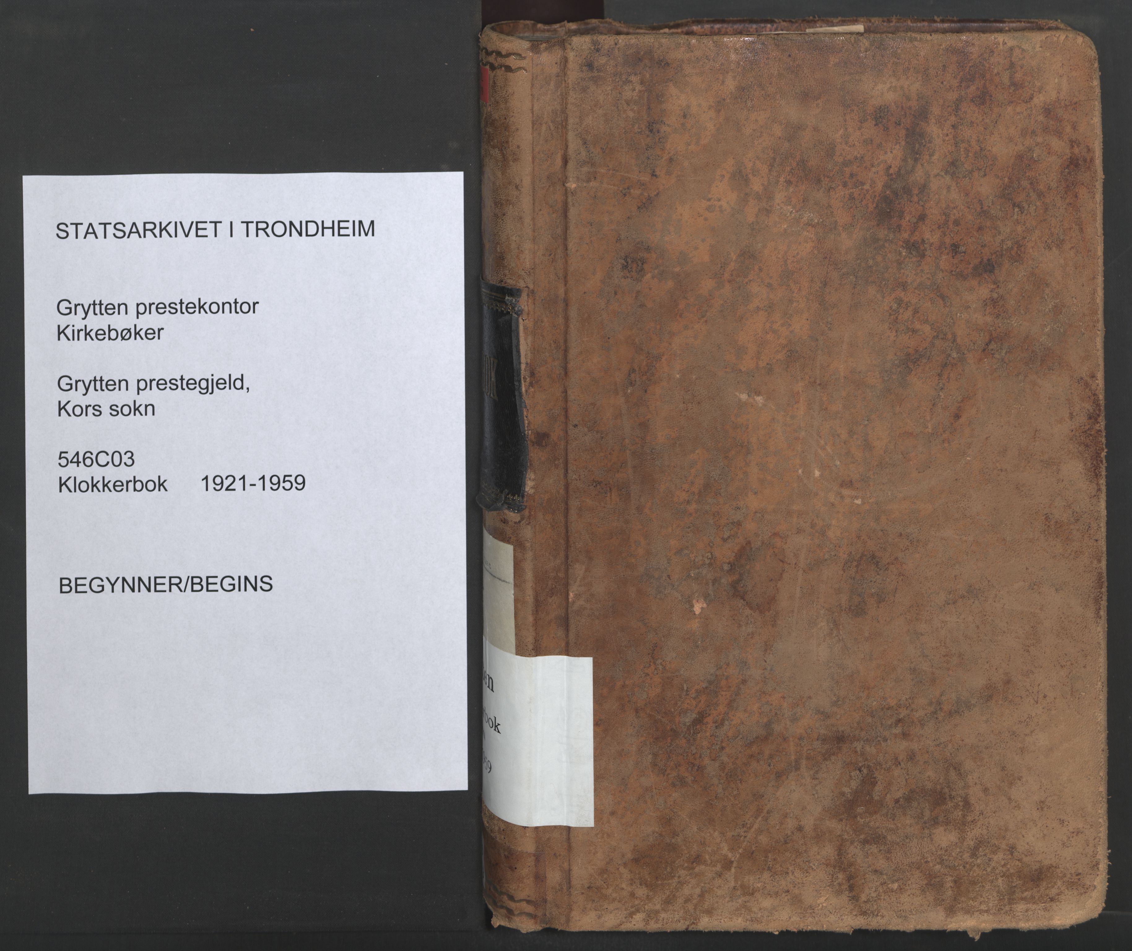 Ministerialprotokoller, klokkerbøker og fødselsregistre - Møre og Romsdal, SAT/A-1454/546/L0597: Klokkerbok nr. 546C03, 1921-1959