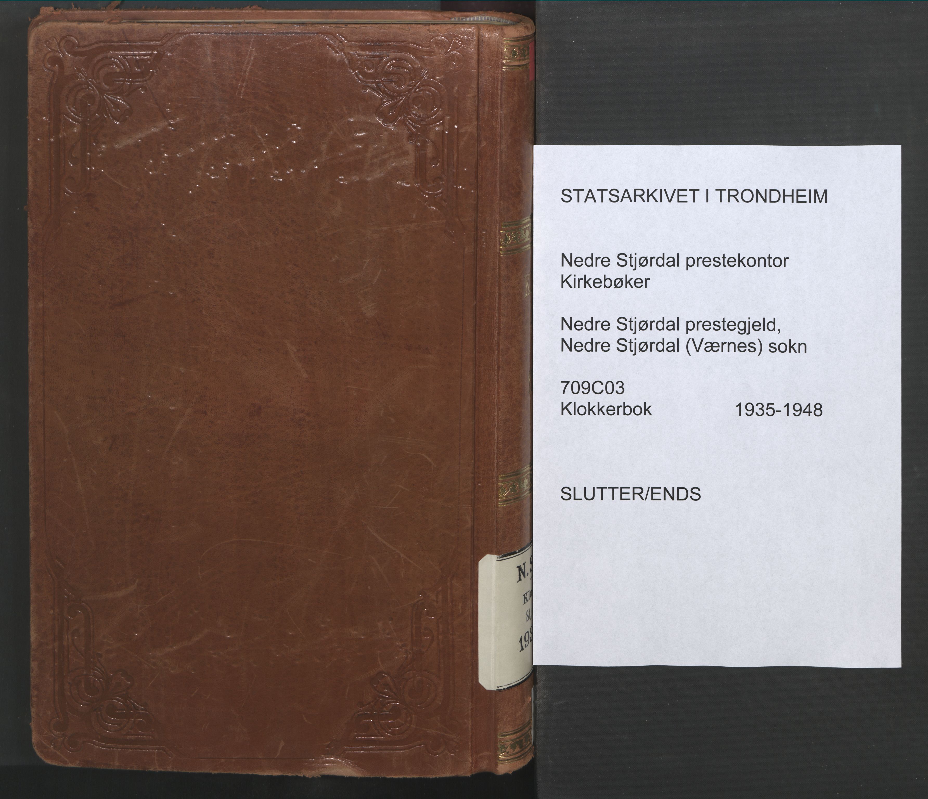 Ministerialprotokoller, klokkerbøker og fødselsregistre - Nord-Trøndelag, SAT/A-1458/709/L0089: Klokkerbok nr. 709C03, 1935-1948