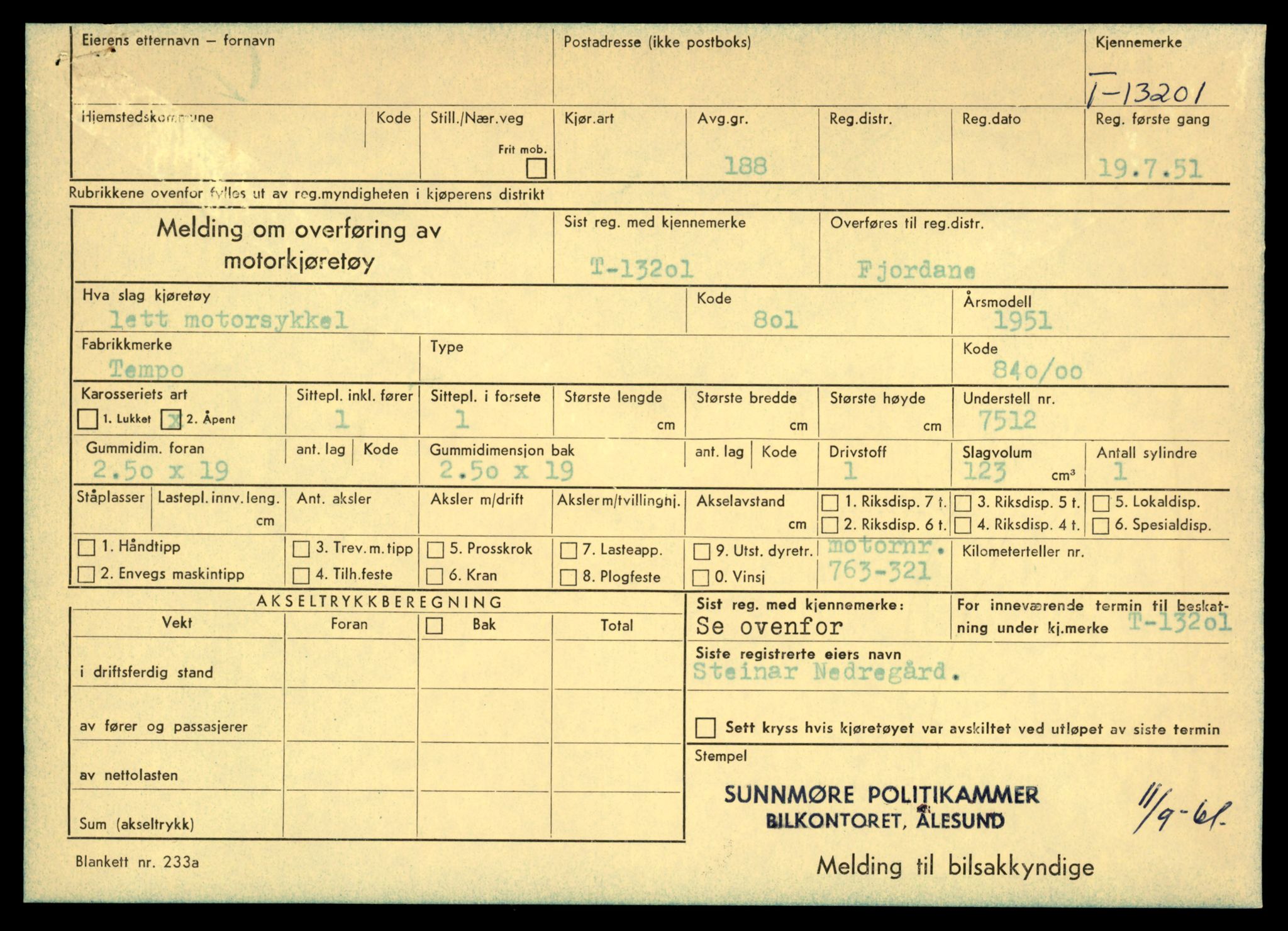 Møre og Romsdal vegkontor - Ålesund trafikkstasjon, AV/SAT-A-4099/F/Fe/L0038: Registreringskort for kjøretøy T 13180 - T 13360, 1927-1998, s. 323