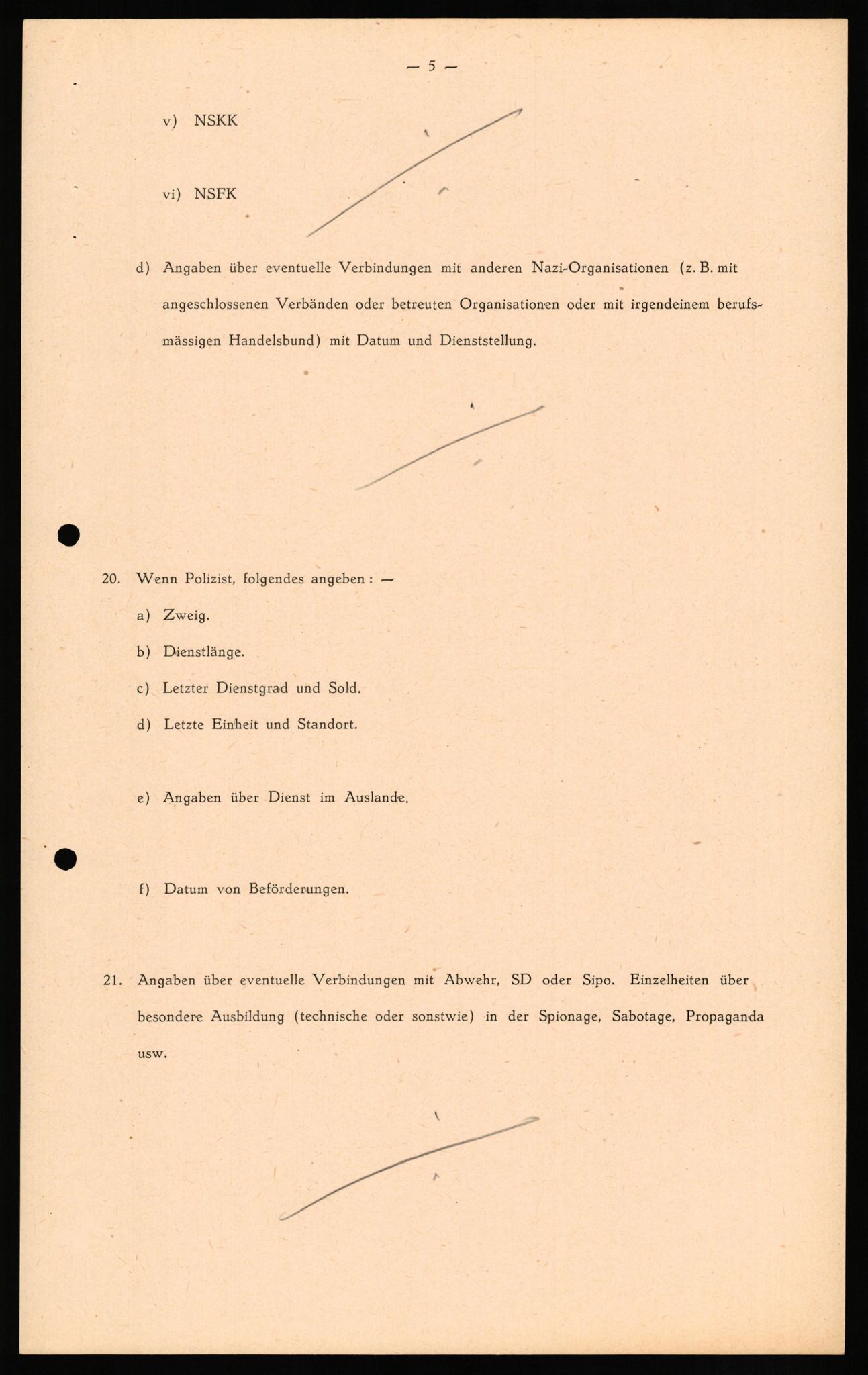 Forsvaret, Forsvarets overkommando II, AV/RA-RAFA-3915/D/Db/L0016: CI Questionaires. Tyske okkupasjonsstyrker i Norge. Tyskere., 1945-1946, s. 21