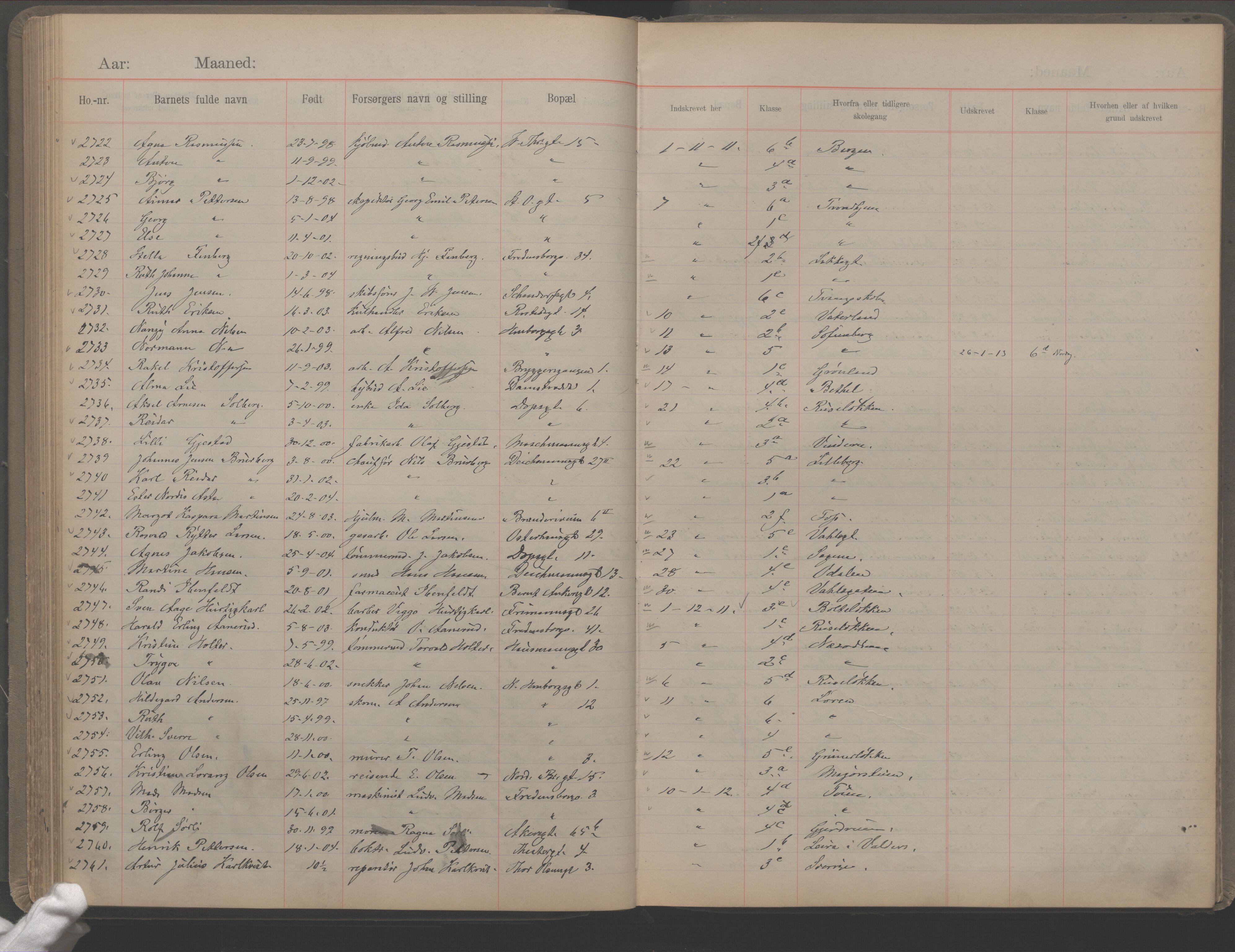 Møllergata skole, OBA/A-20129/F/Fa/L0002: Ut-/innskrivningsprotokoll, 1907-1932, s. 73