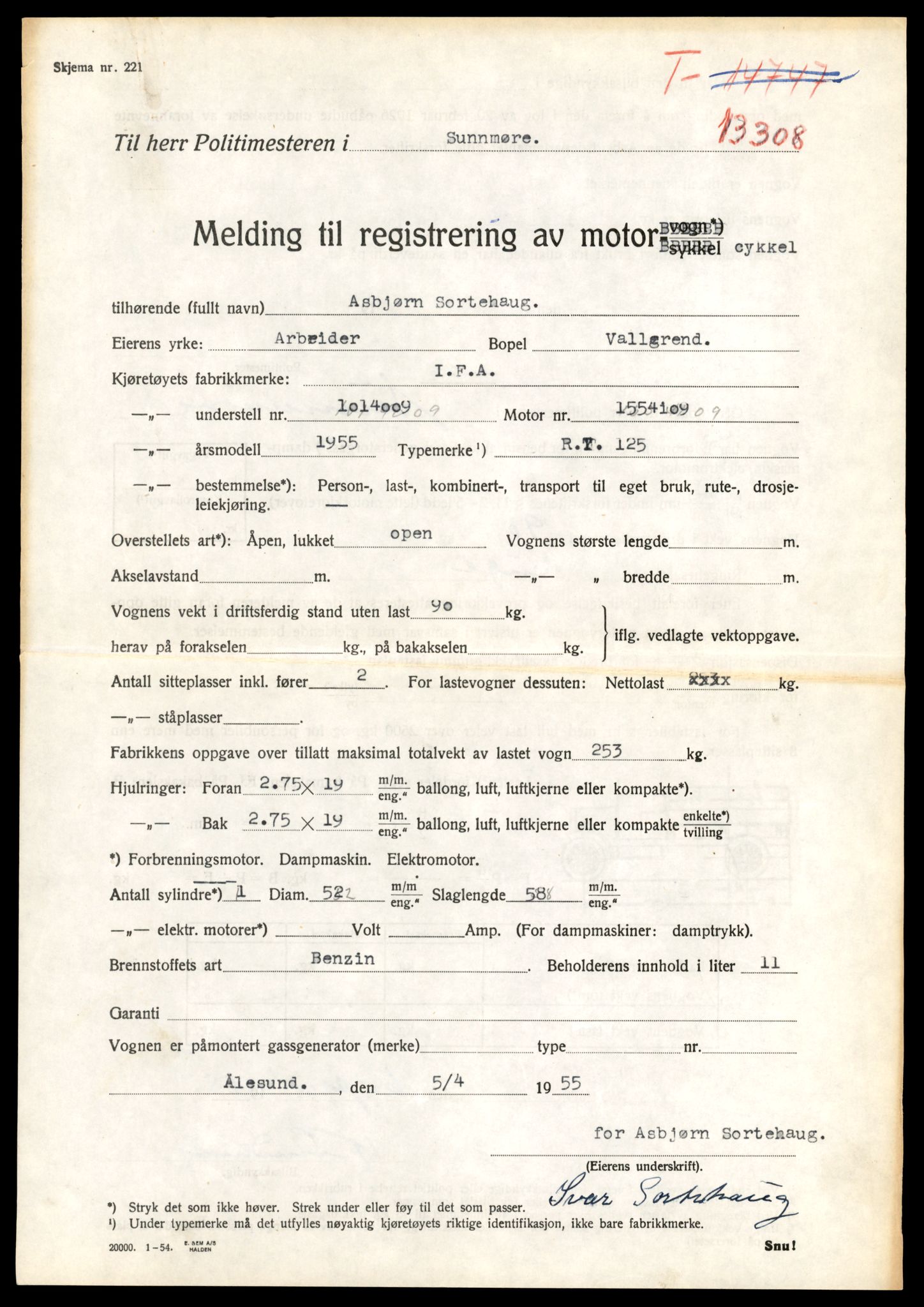 Møre og Romsdal vegkontor - Ålesund trafikkstasjon, AV/SAT-A-4099/F/Fe/L0038: Registreringskort for kjøretøy T 13180 - T 13360, 1927-1998, s. 2221