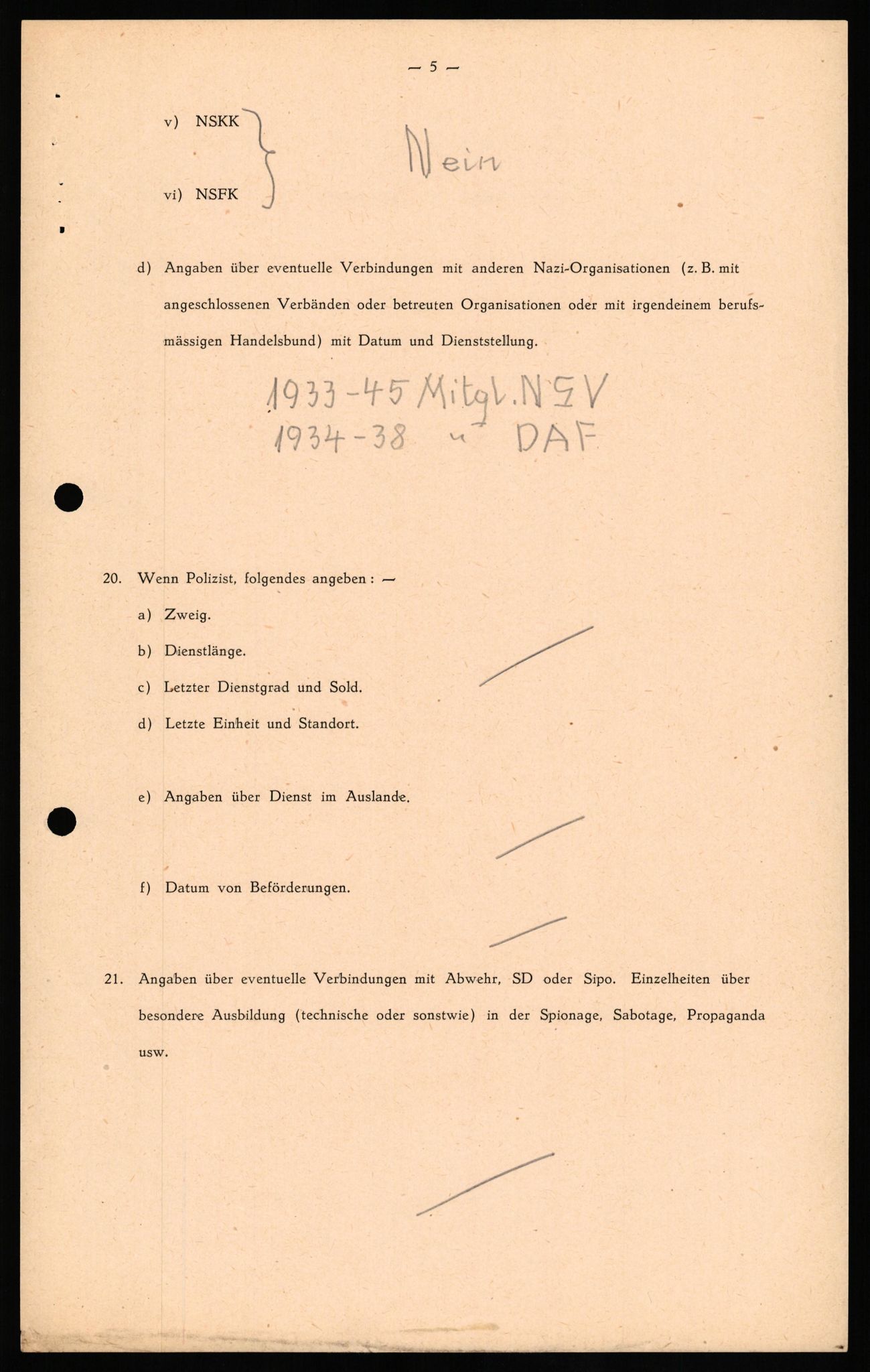 Forsvaret, Forsvarets overkommando II, RA/RAFA-3915/D/Db/L0022: CI Questionaires. Tyske okkupasjonsstyrker i Norge. Tyskere., 1945-1946, s. 167