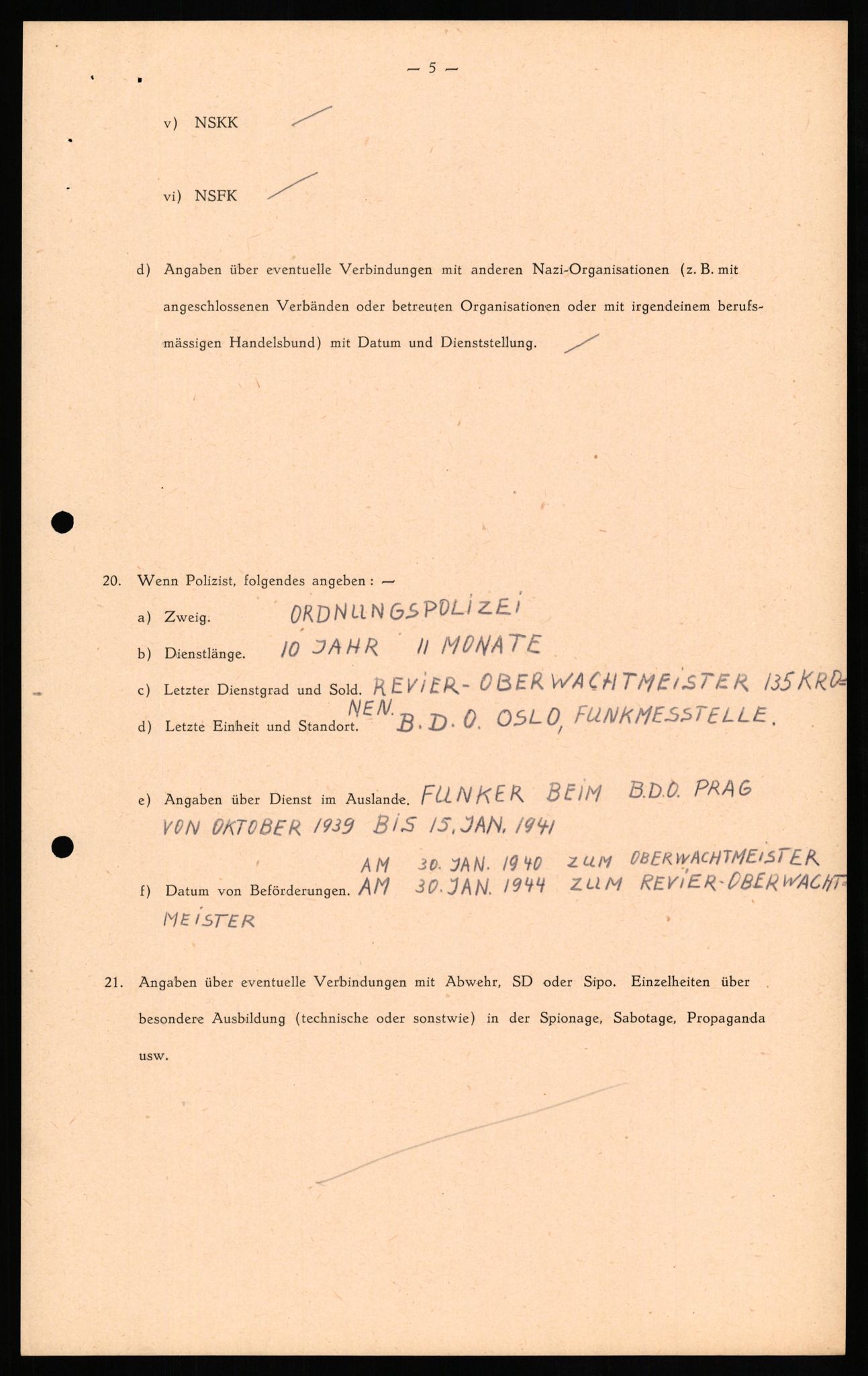 Forsvaret, Forsvarets overkommando II, AV/RA-RAFA-3915/D/Db/L0024: CI Questionaires. Tyske okkupasjonsstyrker i Norge. Tyskere., 1945-1946, s. 346