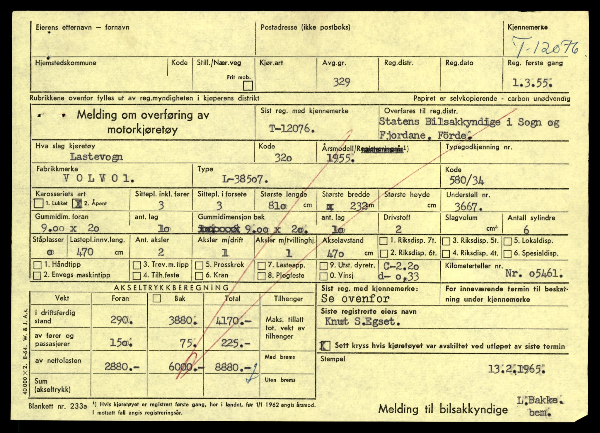 Møre og Romsdal vegkontor - Ålesund trafikkstasjon, AV/SAT-A-4099/F/Fe/L0032: Registreringskort for kjøretøy T 11997 - T 12149, 1927-1998, s. 2005