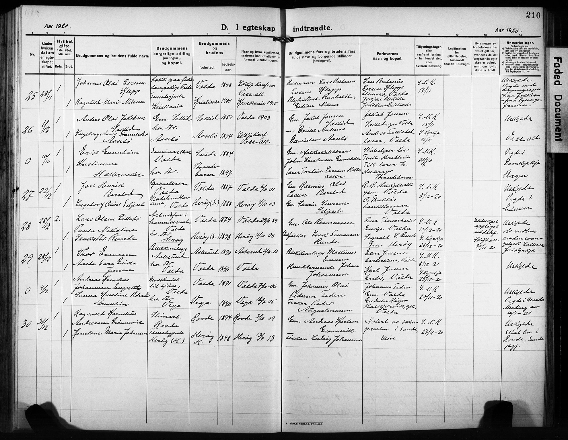 Ministerialprotokoller, klokkerbøker og fødselsregistre - Møre og Romsdal, AV/SAT-A-1454/511/L0160: Klokkerbok nr. 511C06, 1920-1932, s. 210