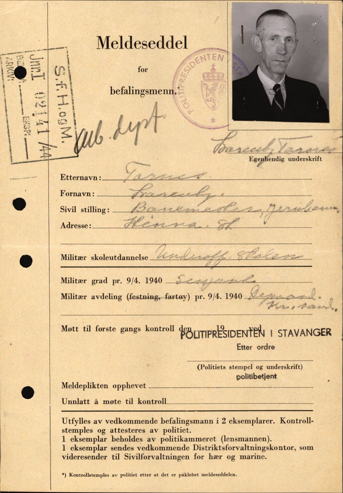 Forsvaret, Forsvarets krigshistoriske avdeling, AV/RA-RAFA-2017/Y/Yf/L0209: II-C-11-2121  -  Okkupasjonstiden.  Meldesedler for befal med foto og oppl. om militær grad 9. apr. 1940., 1944-1945, s. 1050