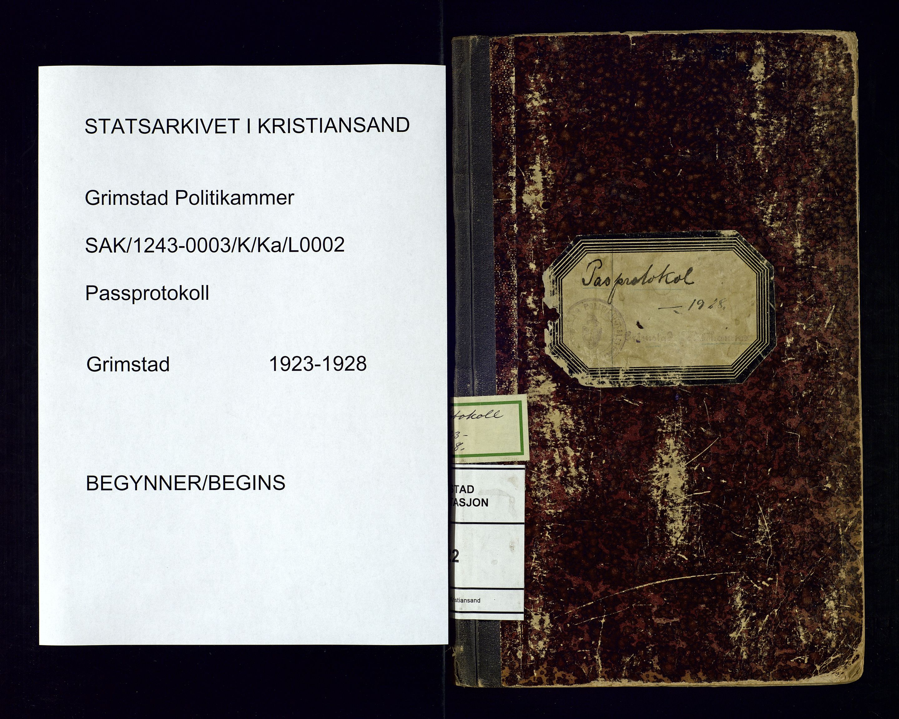 Grimstad politistasjon, AV/SAK-1243-0003/K/Ka/L0002: Passprotokoll nr 122, 1923-1928, s. 1