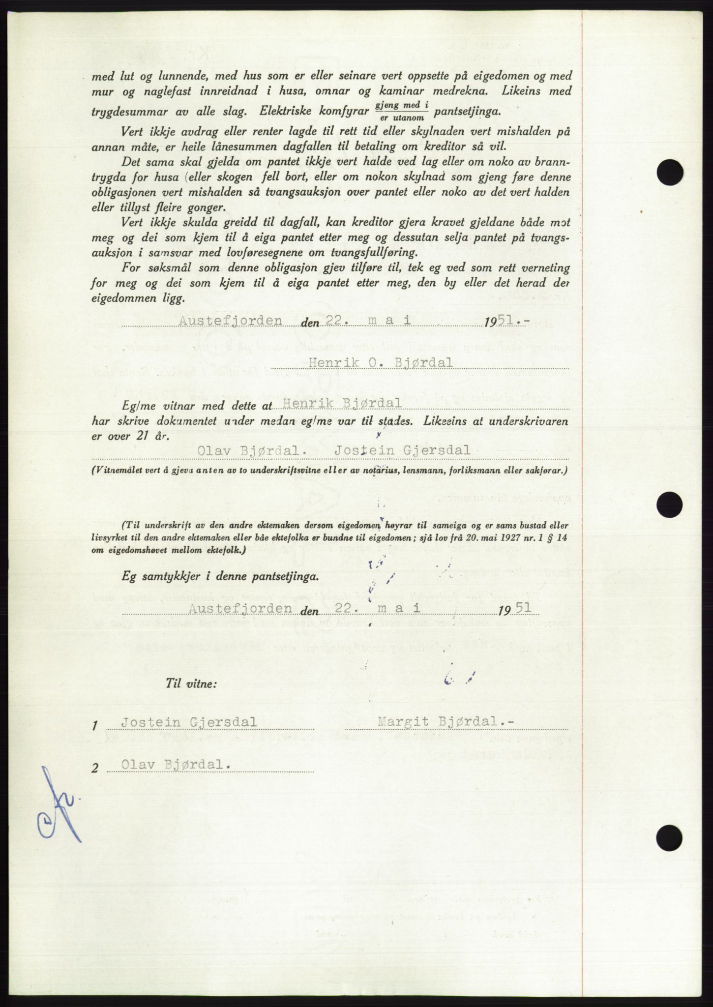 Søre Sunnmøre sorenskriveri, AV/SAT-A-4122/1/2/2C/L0120: Pantebok nr. 8B, 1951-1951, Dagboknr: 990/1951