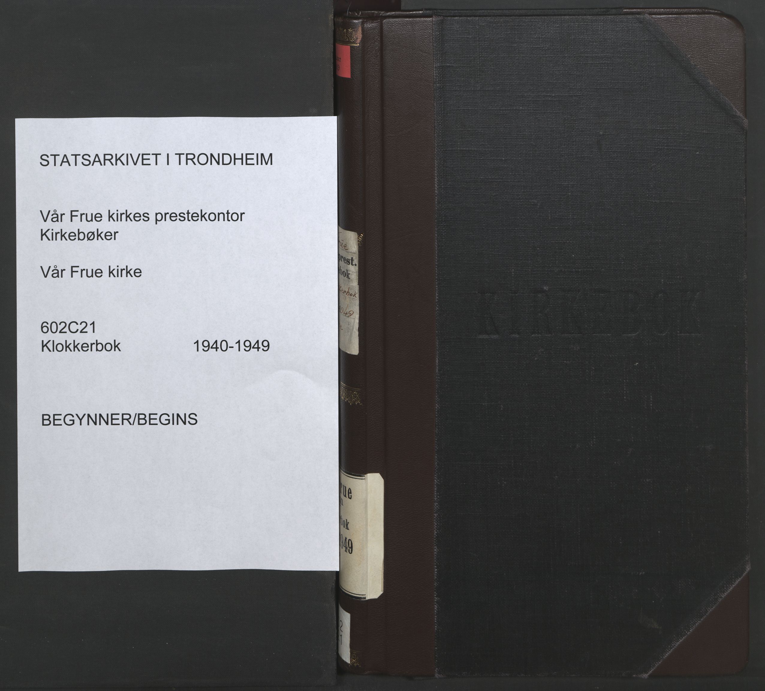 Ministerialprotokoller, klokkerbøker og fødselsregistre - Sør-Trøndelag, SAT/A-1456/602/L0153: Klokkerbok nr. 602C21, 1940-1949