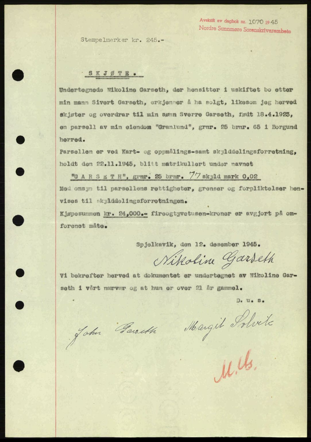 Nordre Sunnmøre sorenskriveri, SAT/A-0006/1/2/2C/2Ca: Pantebok nr. A20a, 1945-1945, Dagboknr: 1070/1945
