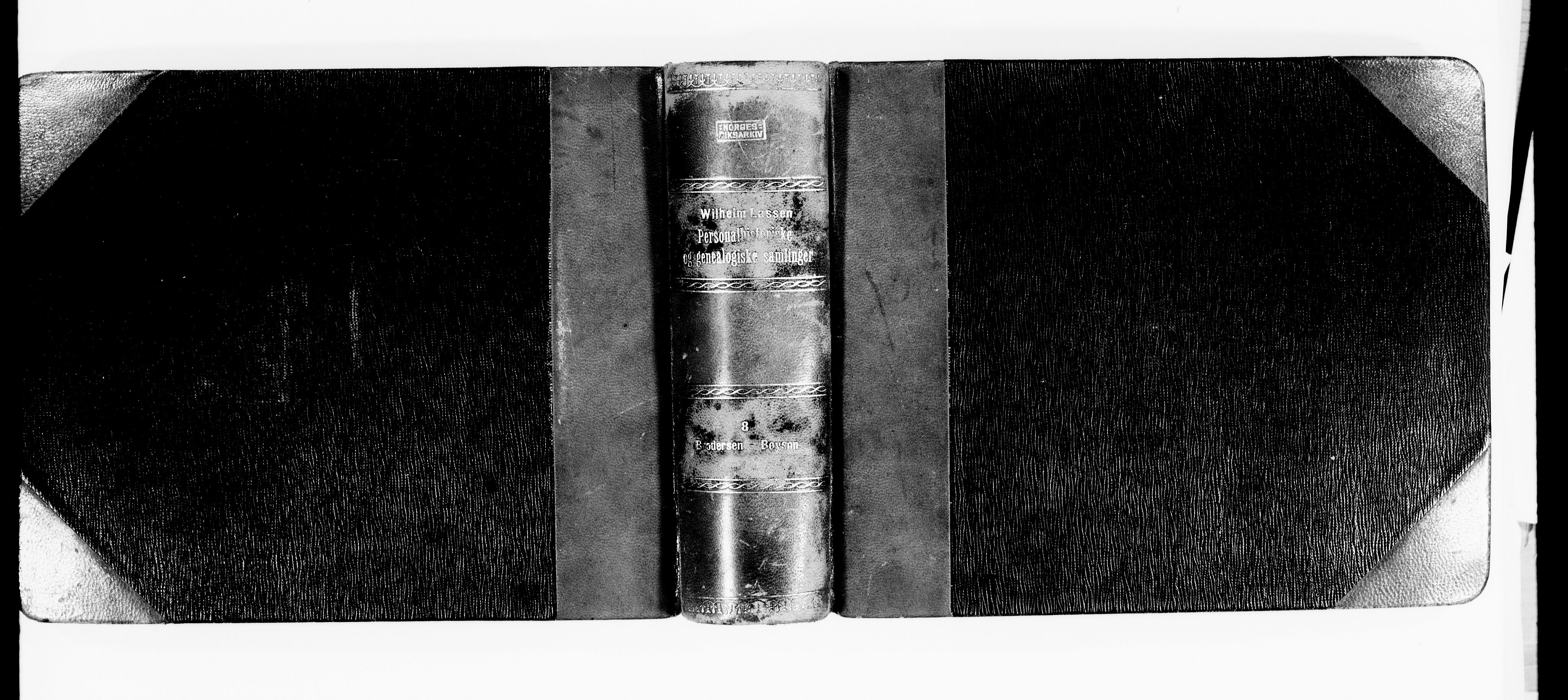 Lassens samlinger, AV/RA-PA-0051/F/Fa/L0008: Personalhistoriske og genealogiske opptegnelser: Brodersen - Bøysen, 1500-1907