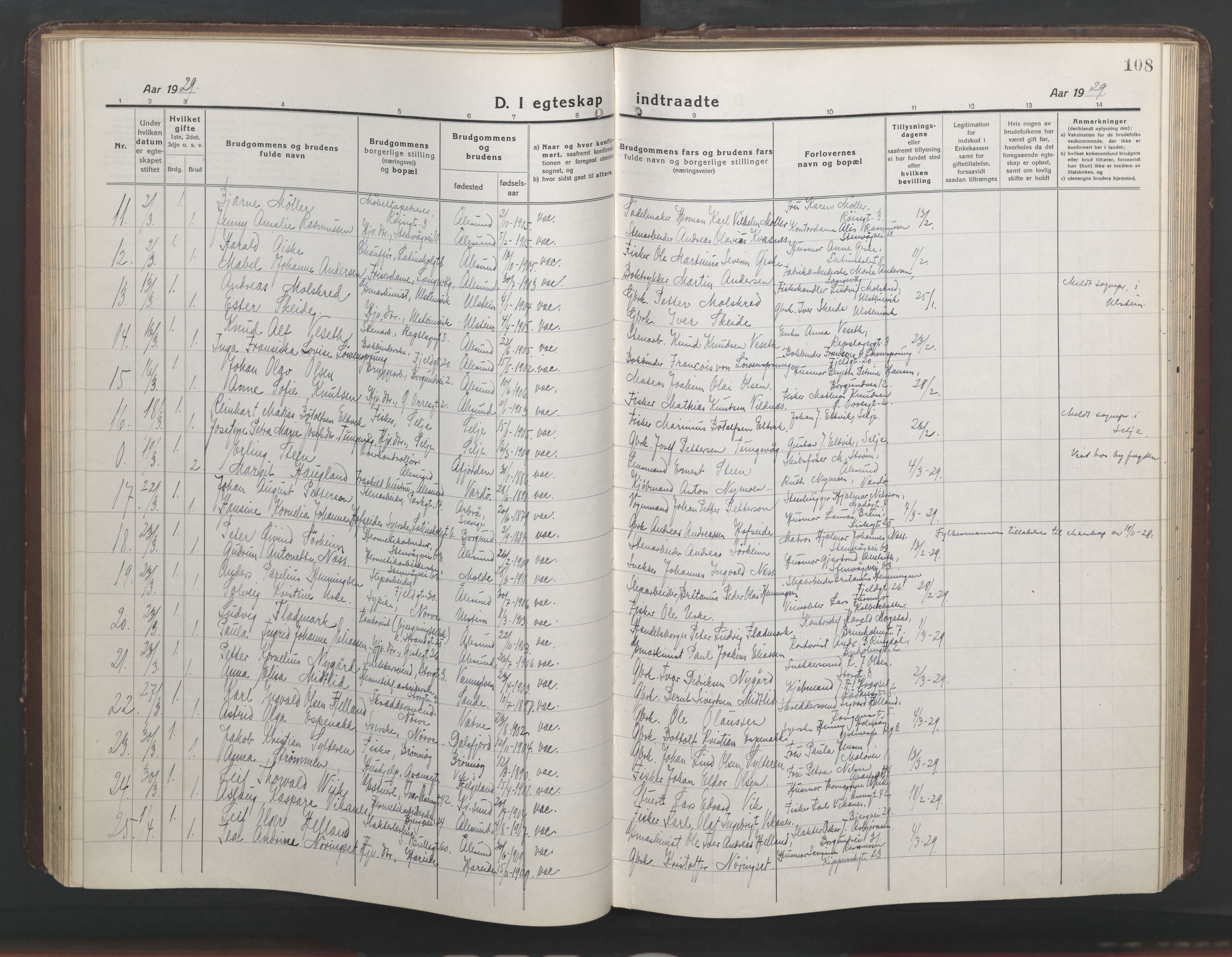 Ministerialprotokoller, klokkerbøker og fødselsregistre - Møre og Romsdal, AV/SAT-A-1454/529/L0473: Klokkerbok nr. 529C10, 1918-1941, s. 108