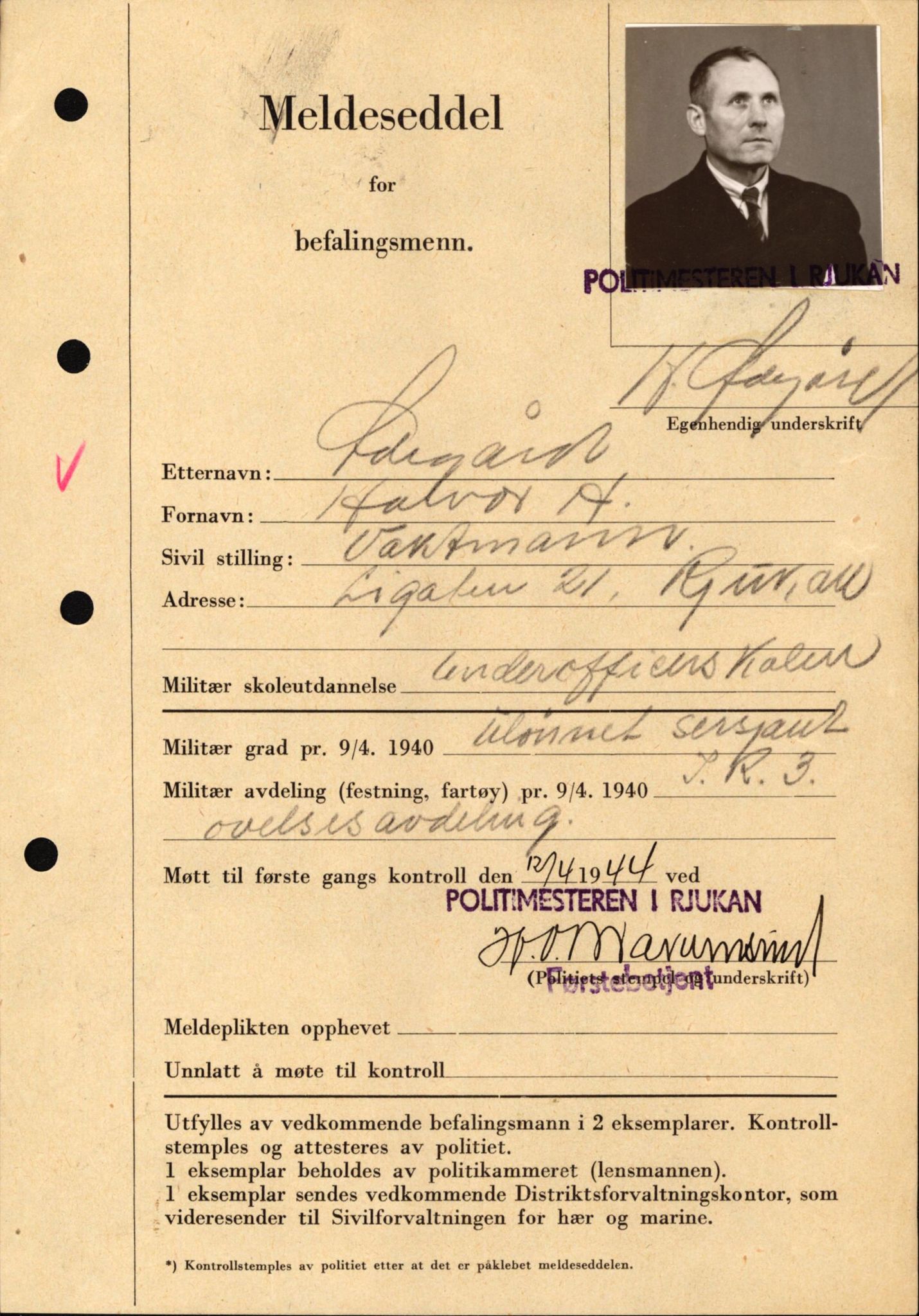 Forsvaret, Forsvarets krigshistoriske avdeling, AV/RA-RAFA-2017/Y/Yf/L0209: II-C-11-2121  -  Okkupasjonstiden.  Meldesedler for befal med foto og oppl. om militær grad 9. apr. 1940., 1944-1945, s. 1304