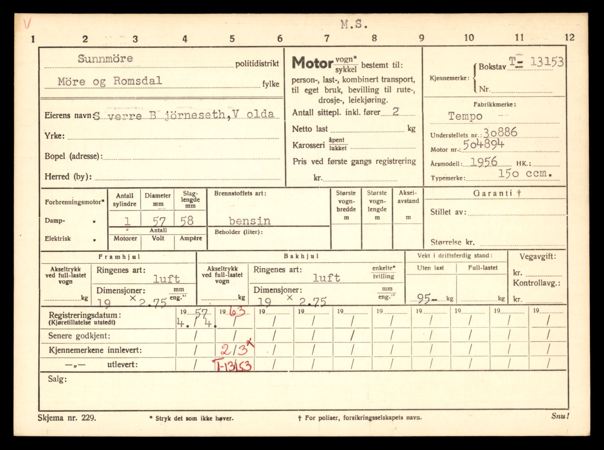 Møre og Romsdal vegkontor - Ålesund trafikkstasjon, AV/SAT-A-4099/F/Fe/L0037: Registreringskort for kjøretøy T 13031 - T 13179, 1927-1998, s. 2397