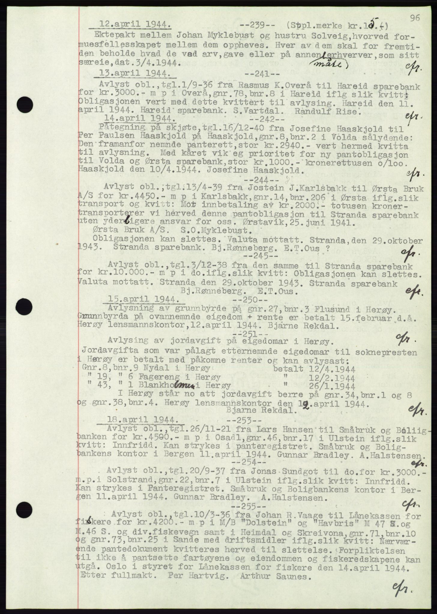 Søre Sunnmøre sorenskriveri, SAT/A-4122/1/2/2C/L0072: Pantebok nr. 66, 1941-1955, Dagboknr: 239/1944