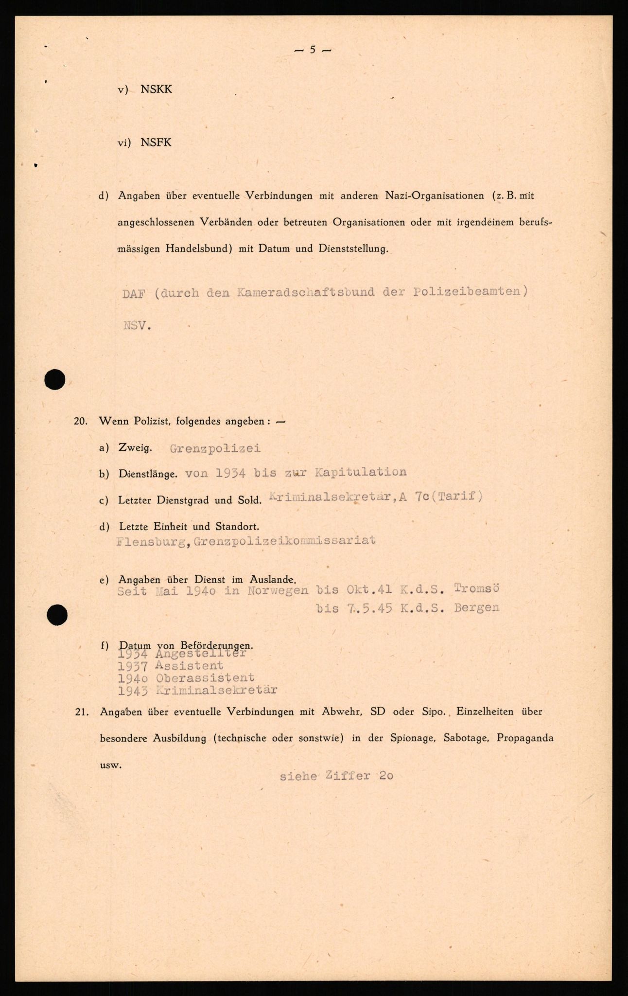 Forsvaret, Forsvarets overkommando II, RA/RAFA-3915/D/Db/L0033: CI Questionaires. Tyske okkupasjonsstyrker i Norge. Tyskere., 1945-1946, s. 483