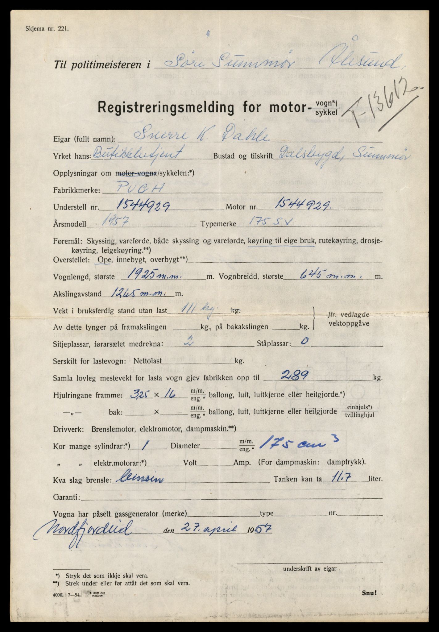 Møre og Romsdal vegkontor - Ålesund trafikkstasjon, AV/SAT-A-4099/F/Fe/L0040: Registreringskort for kjøretøy T 13531 - T 13709, 1927-1998, s. 1489