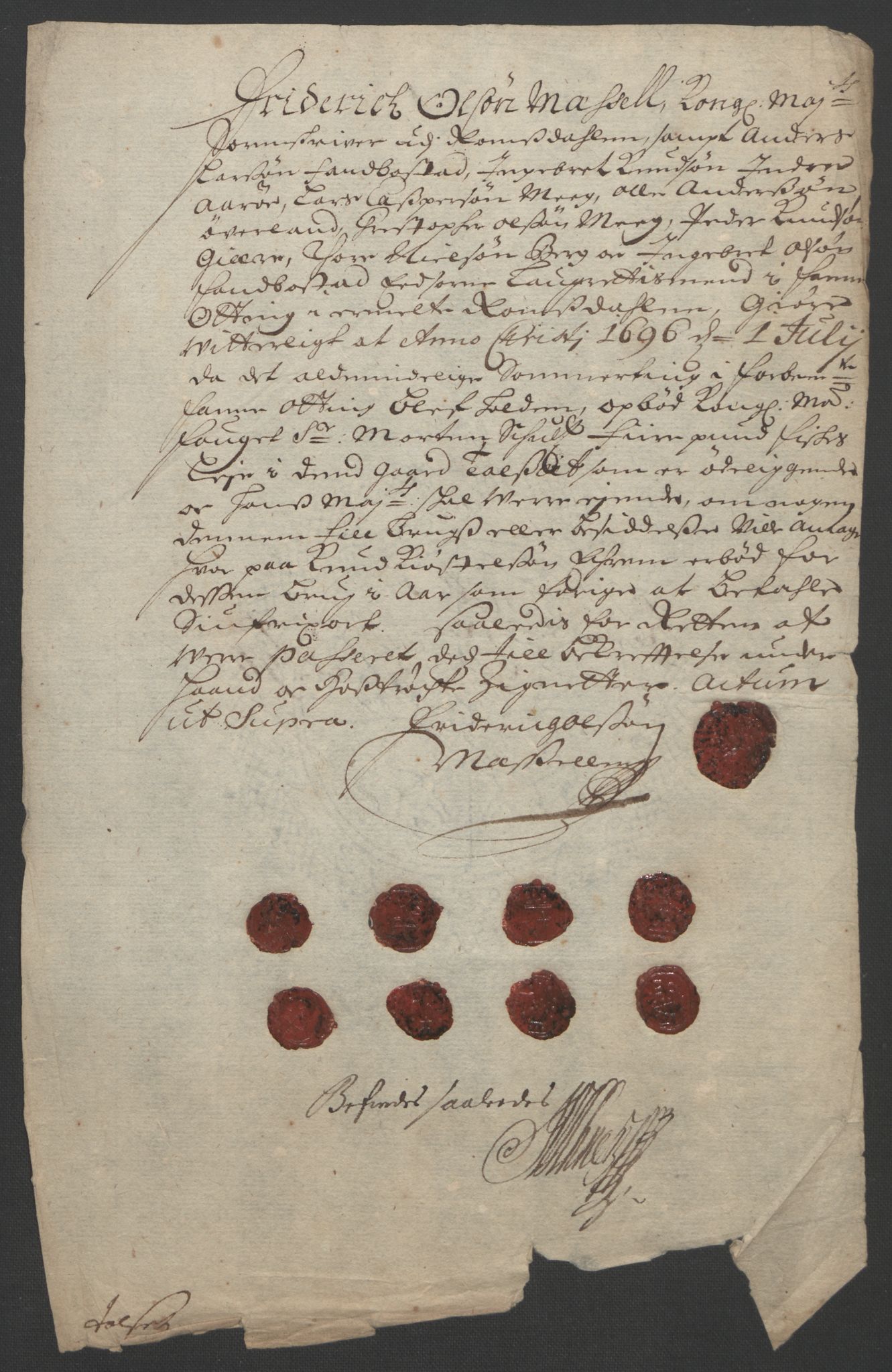 Rentekammeret inntil 1814, Reviderte regnskaper, Fogderegnskap, RA/EA-4092/R55/L3652: Fogderegnskap Romsdal, 1695-1696, s. 285