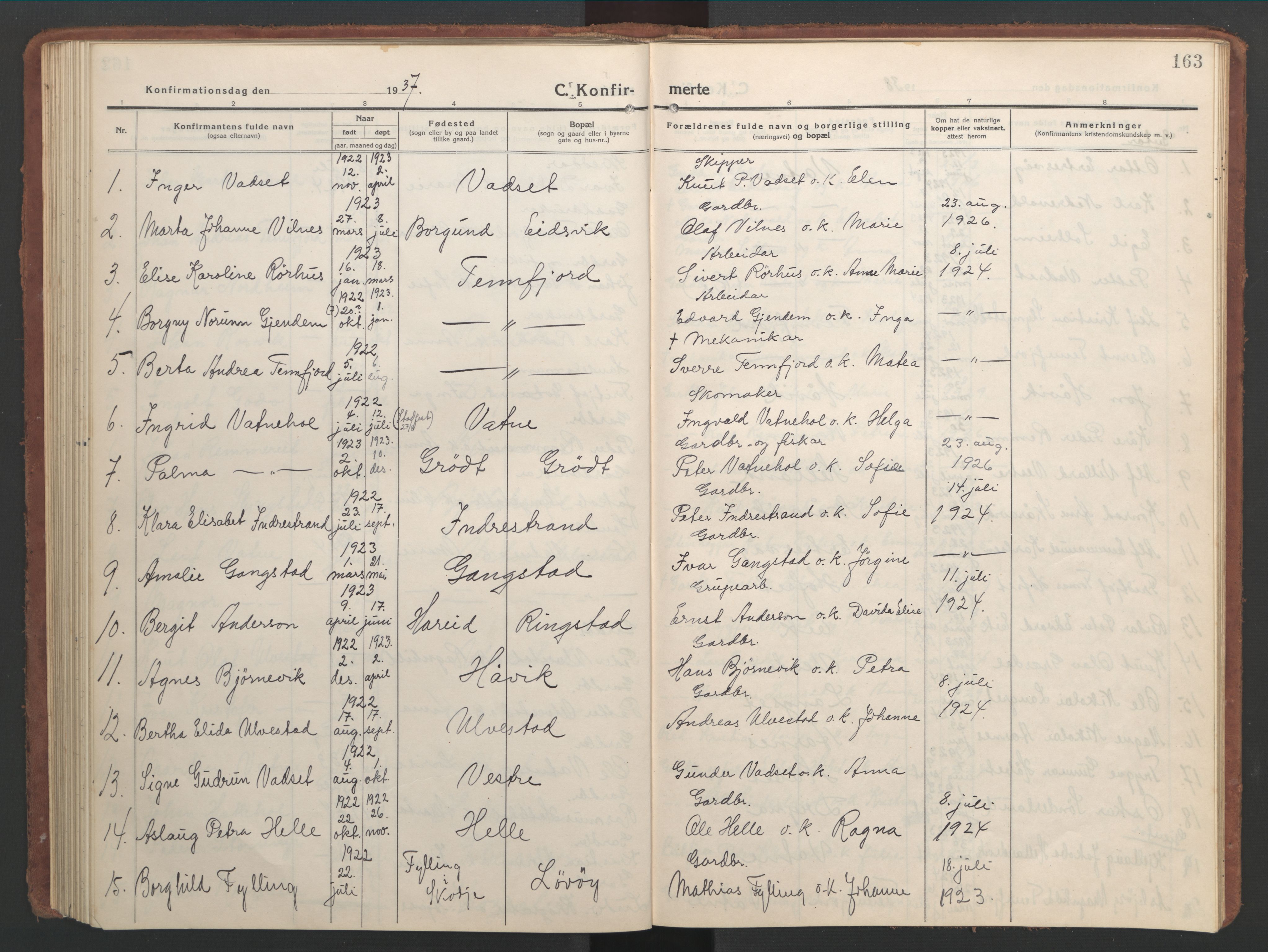 Ministerialprotokoller, klokkerbøker og fødselsregistre - Møre og Romsdal, AV/SAT-A-1454/525/L0378: Klokkerbok nr. 525C04, 1915-1947, s. 163