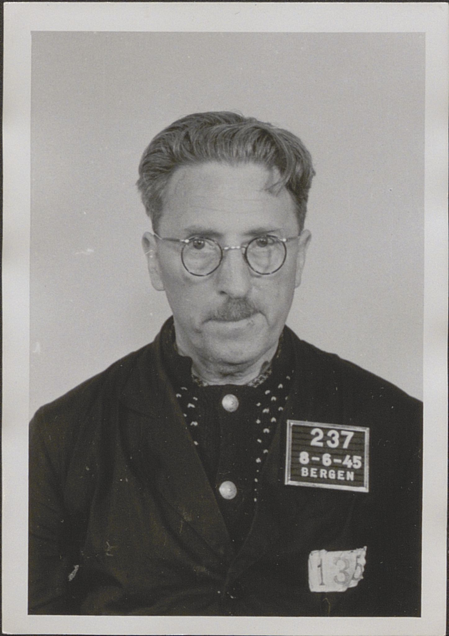 Bergen politikammer / politidistrikt, SAB/A-60401/Y/Yc/Ycd/L0004: Personfoto - landsvikere etc, 1945-1947, s. 218