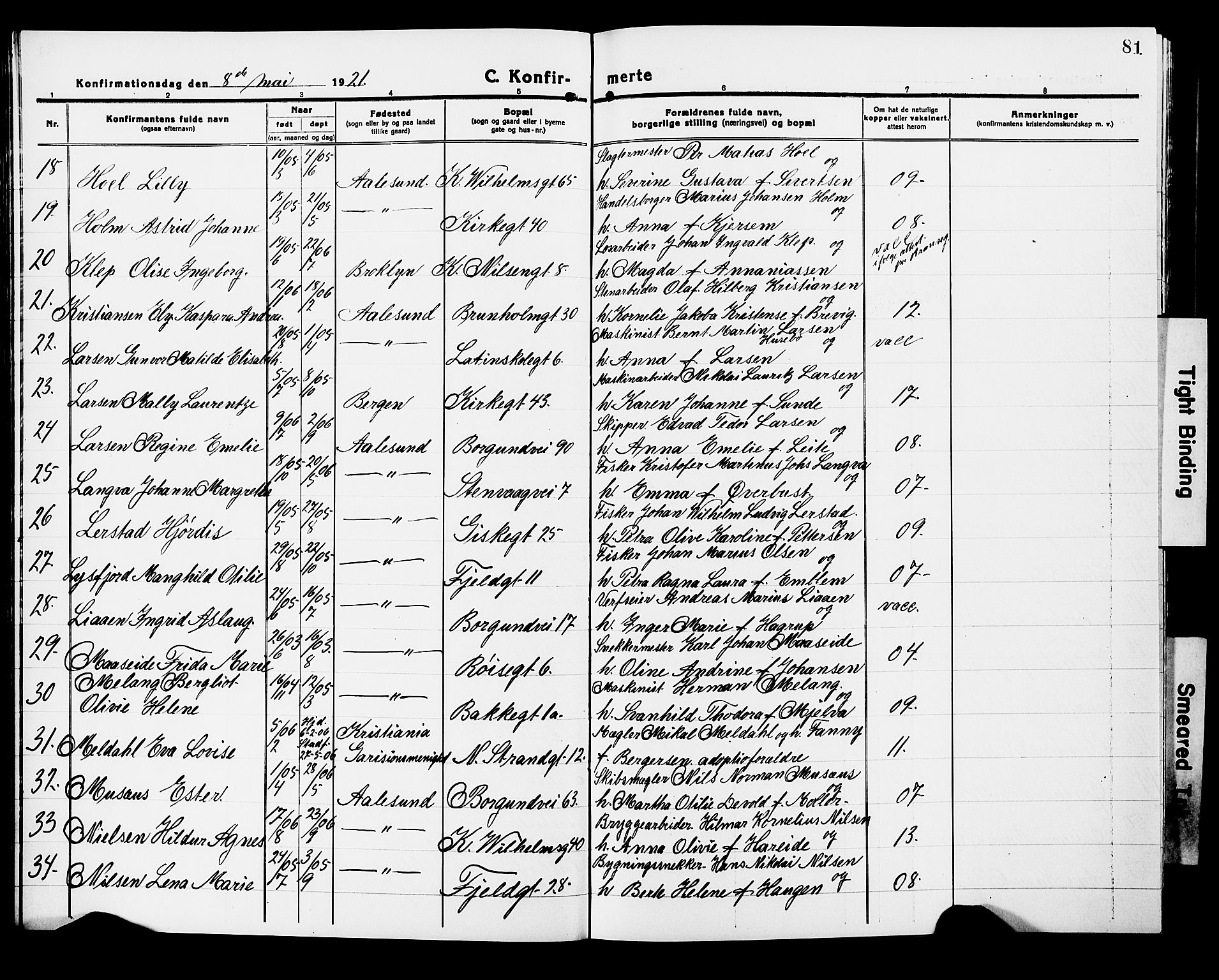 Ministerialprotokoller, klokkerbøker og fødselsregistre - Møre og Romsdal, AV/SAT-A-1454/529/L0472: Klokkerbok nr. 529C09, 1917-1929, s. 81