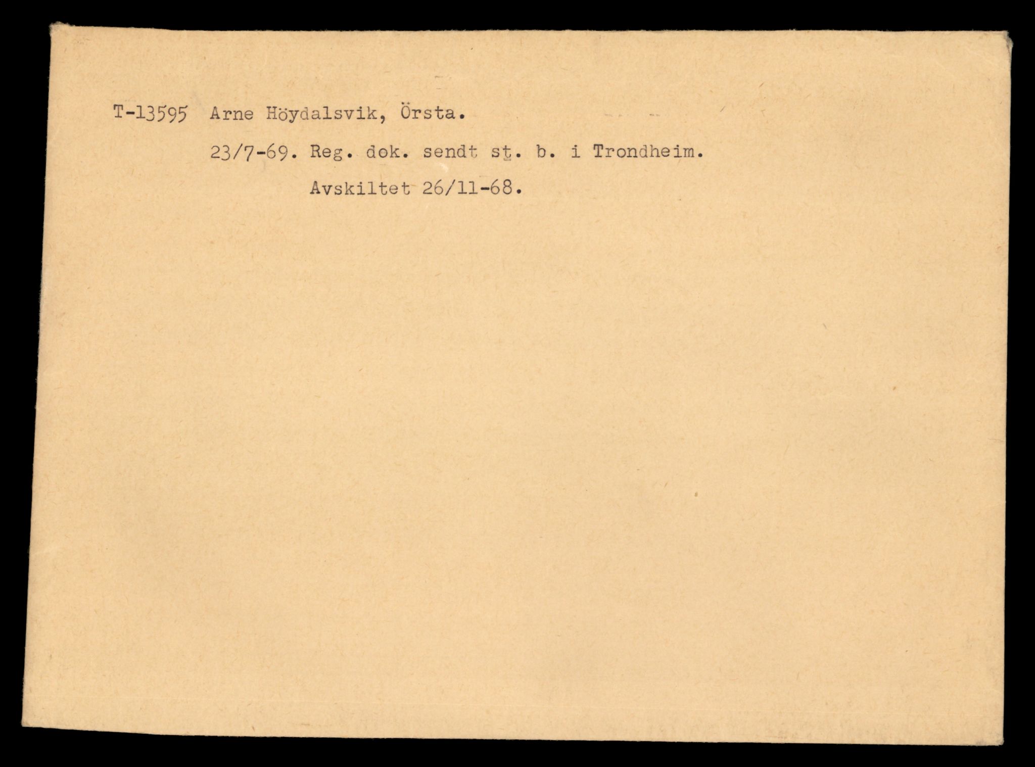Møre og Romsdal vegkontor - Ålesund trafikkstasjon, AV/SAT-A-4099/F/Fe/L0040: Registreringskort for kjøretøy T 13531 - T 13709, 1927-1998, s. 2063