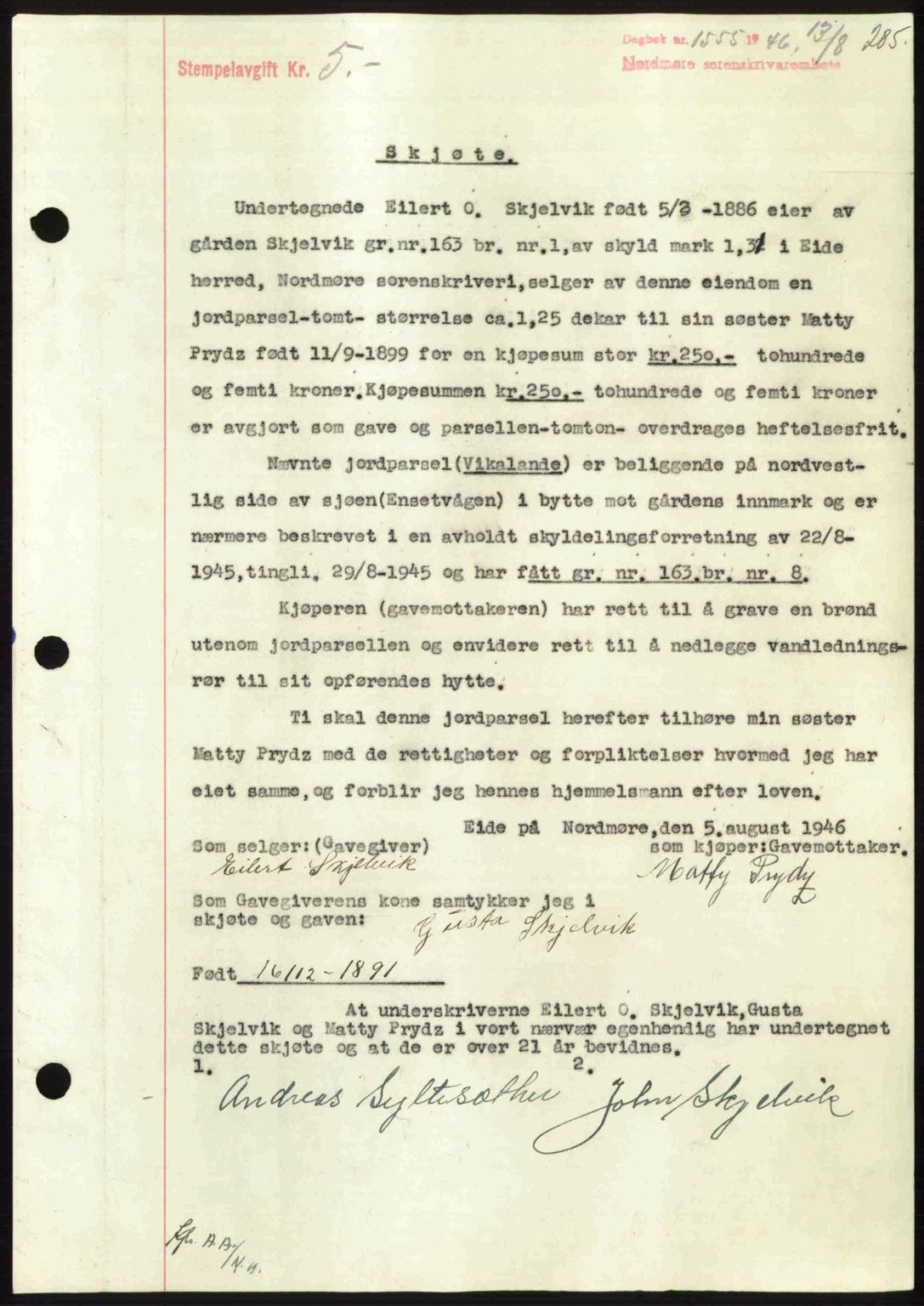 Nordmøre sorenskriveri, SAT/A-4132/1/2/2Ca: Pantebok nr. A102, 1946-1946, Dagboknr: 1555/1946