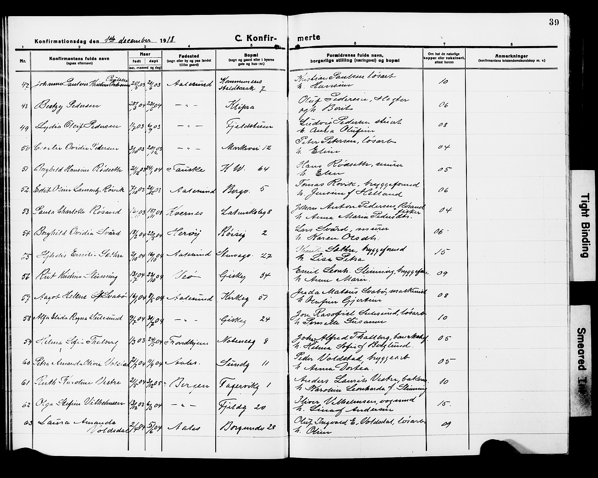 Ministerialprotokoller, klokkerbøker og fødselsregistre - Møre og Romsdal, AV/SAT-A-1454/529/L0472: Klokkerbok nr. 529C09, 1917-1929, s. 39