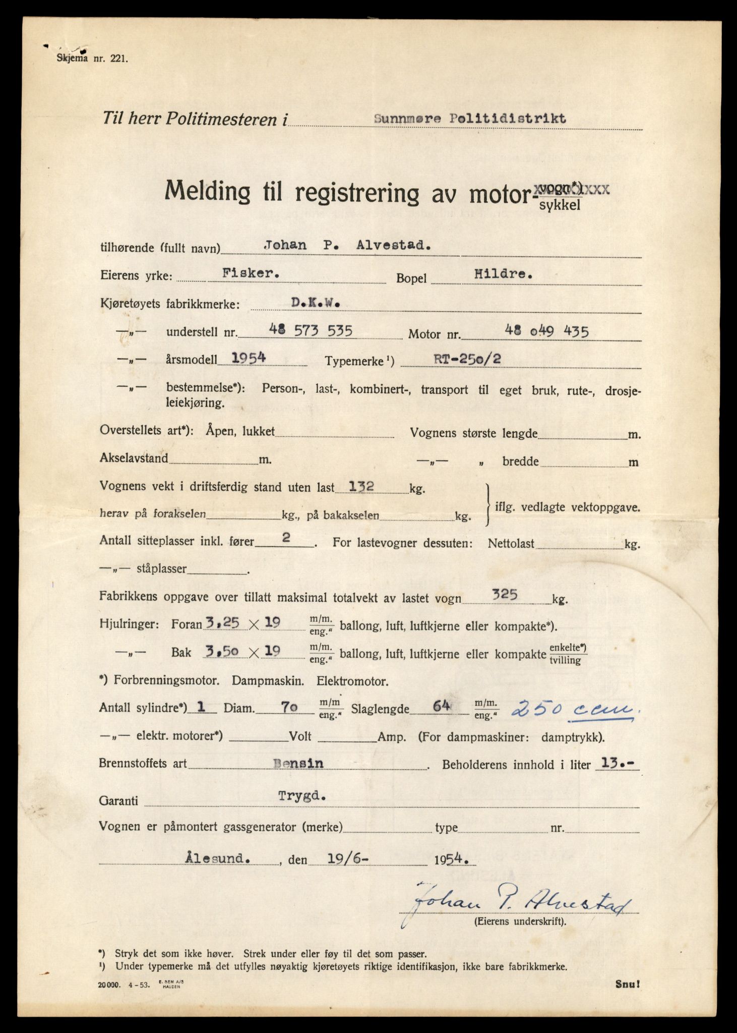 Møre og Romsdal vegkontor - Ålesund trafikkstasjon, AV/SAT-A-4099/F/Fe/L0037: Registreringskort for kjøretøy T 13031 - T 13179, 1927-1998, s. 2640