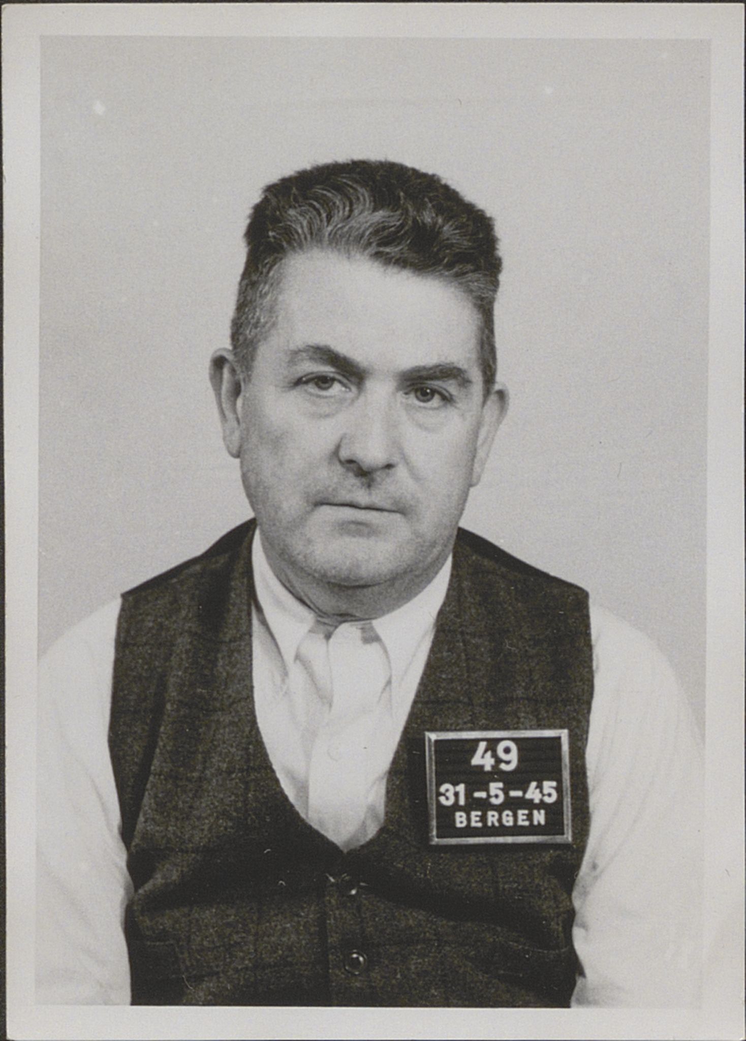 Bergen politikammer / politidistrikt, SAB/A-60401/Y/Yc/Ycd/L0004: Personfoto - landsvikere etc, 1945-1947, s. 41