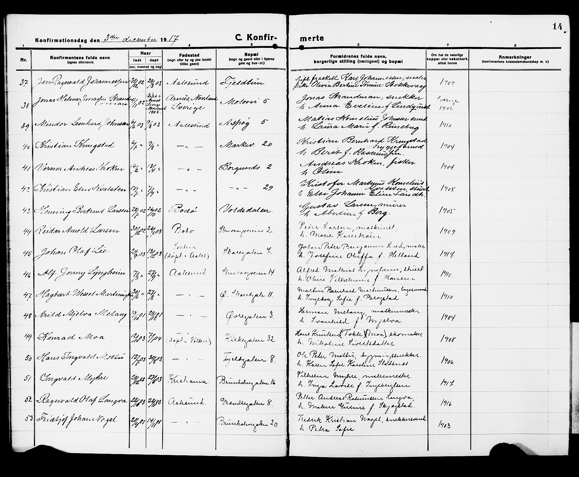 Ministerialprotokoller, klokkerbøker og fødselsregistre - Møre og Romsdal, AV/SAT-A-1454/529/L0472: Klokkerbok nr. 529C09, 1917-1929, s. 14