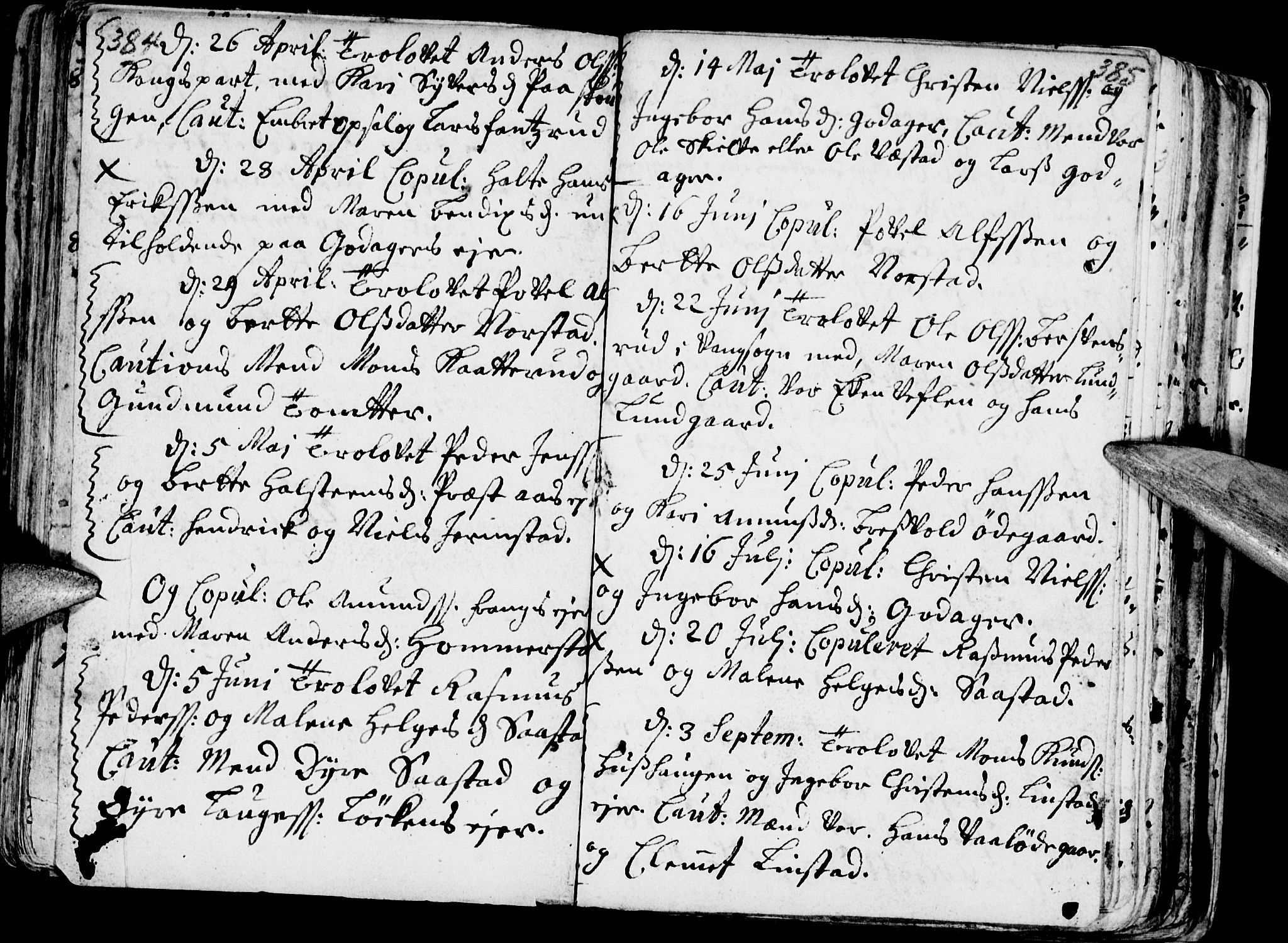 Stange prestekontor, AV/SAH-PREST-002/K/L0002: Ministerialbok nr. 2, 1724-1740, s. 384-385