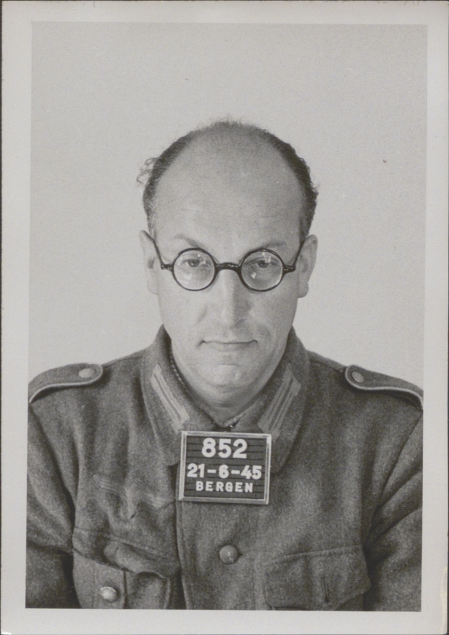 Bergen politikammer / politidistrikt, SAB/A-60401/Y/Yc/Ycd/L0004: Personfoto - landsvikere etc, 1945-1947, s. 804