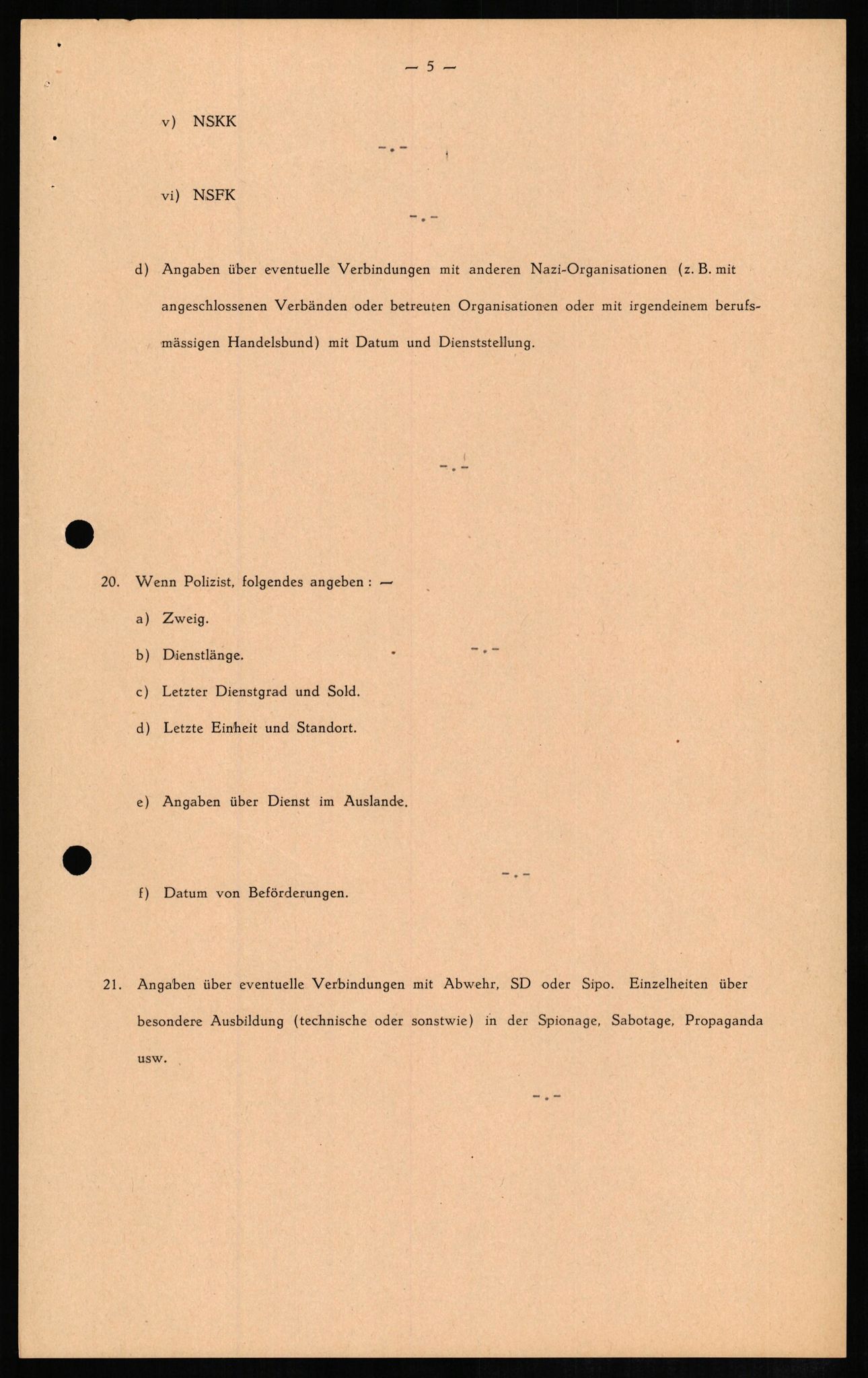 Forsvaret, Forsvarets overkommando II, AV/RA-RAFA-3915/D/Db/L0009: CI Questionaires. Tyske okkupasjonsstyrker i Norge. Tyskere., 1945-1946, s. 385