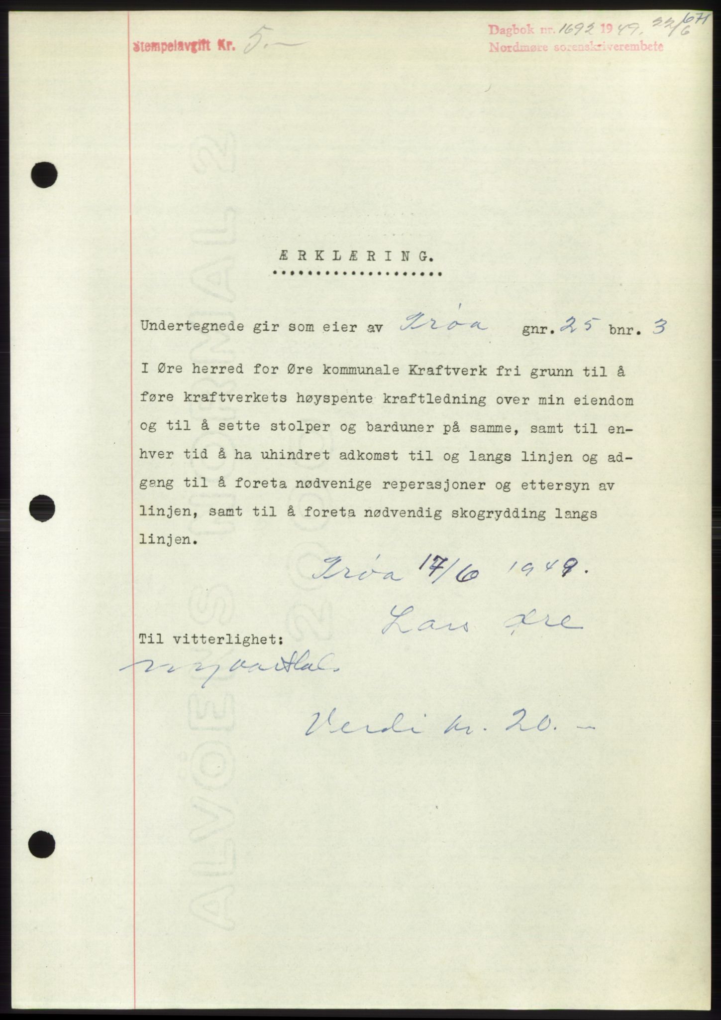 Nordmøre sorenskriveri, SAT/A-4132/1/2/2Ca: Pantebok nr. B101, 1949-1949, Dagboknr: 1692/1949