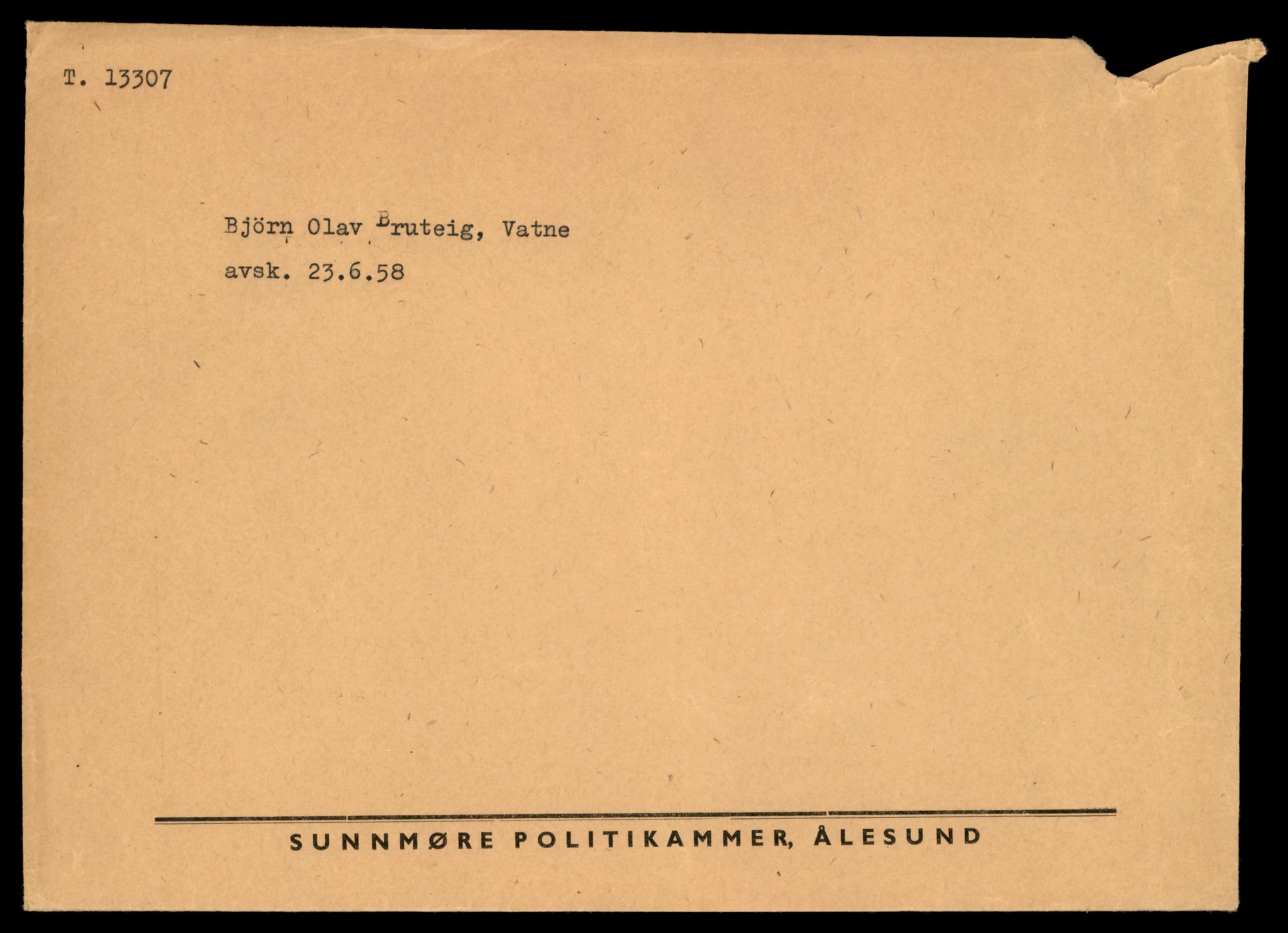 Møre og Romsdal vegkontor - Ålesund trafikkstasjon, AV/SAT-A-4099/F/Fe/L0038: Registreringskort for kjøretøy T 13180 - T 13360, 1927-1998, s. 2199